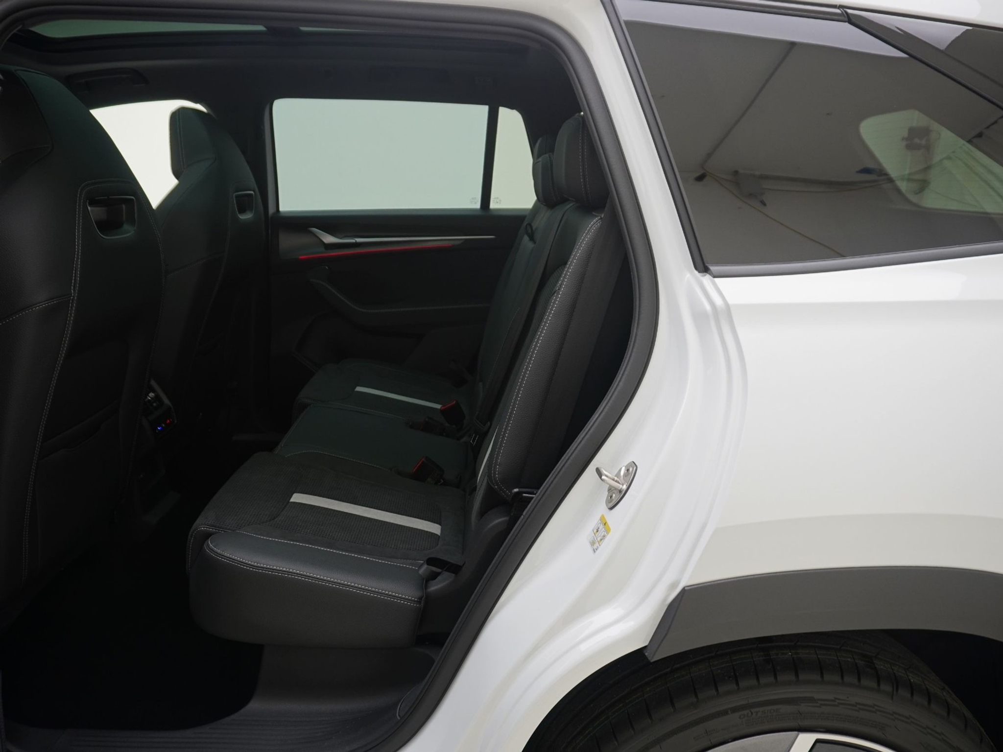 listing desktop thumbnail image 14