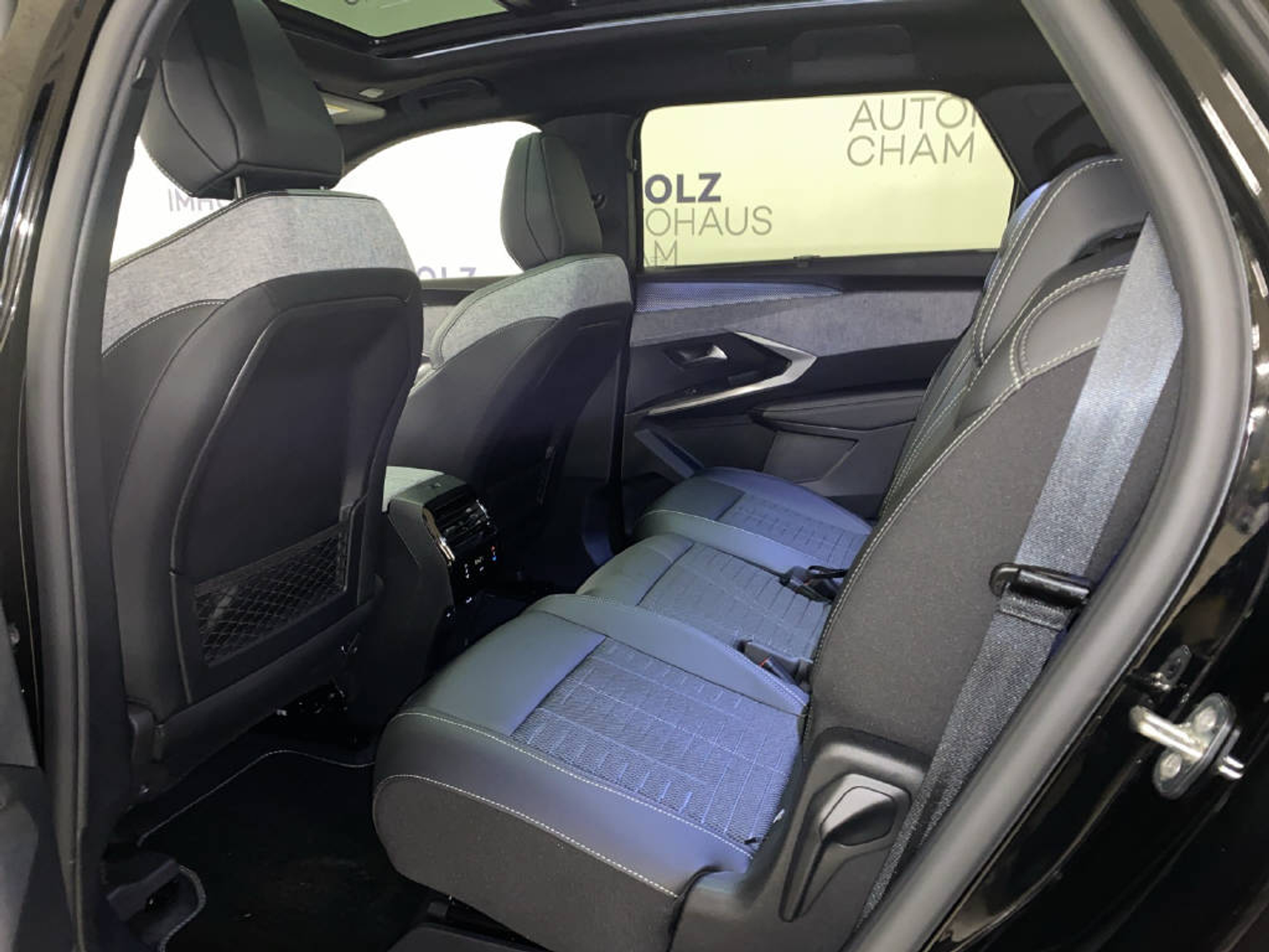 listing desktop thumbnail image 16