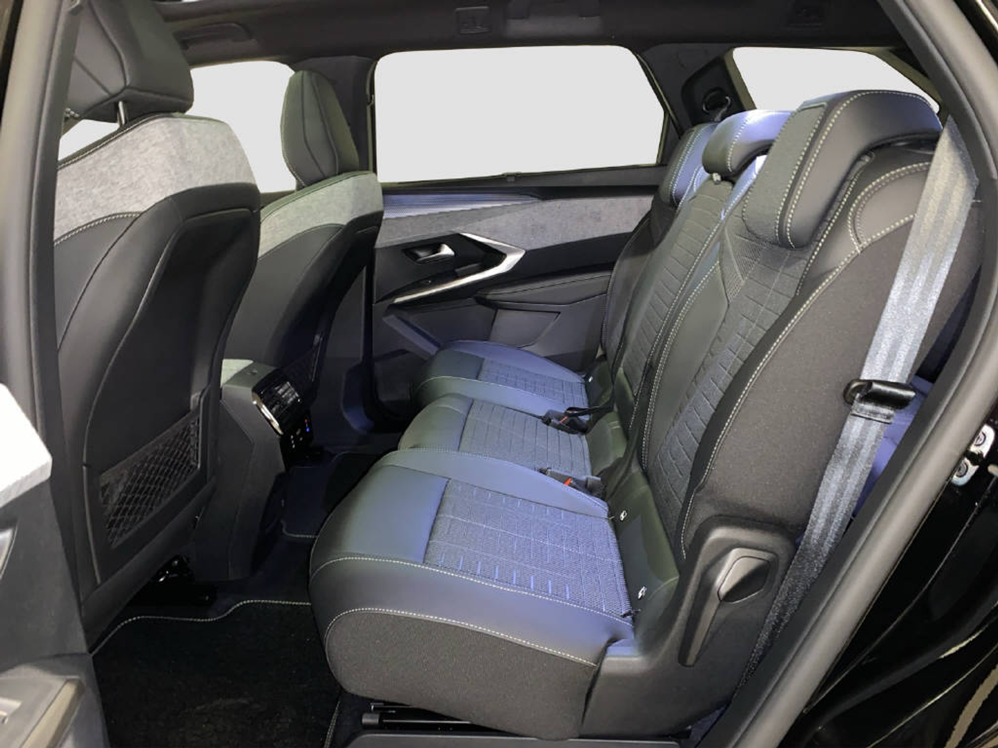 listing desktop thumbnail image 12