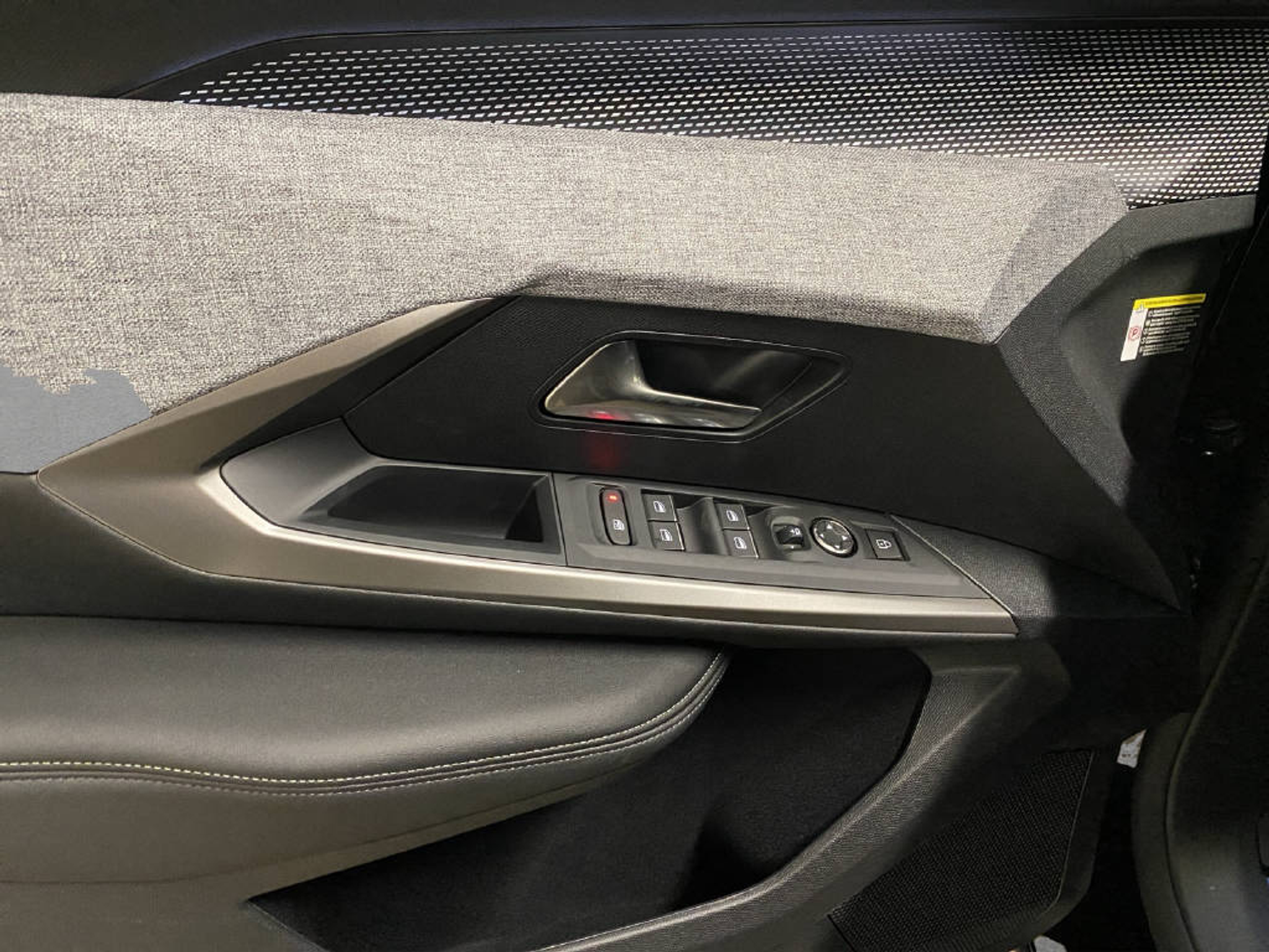 listing desktop thumbnail image 11