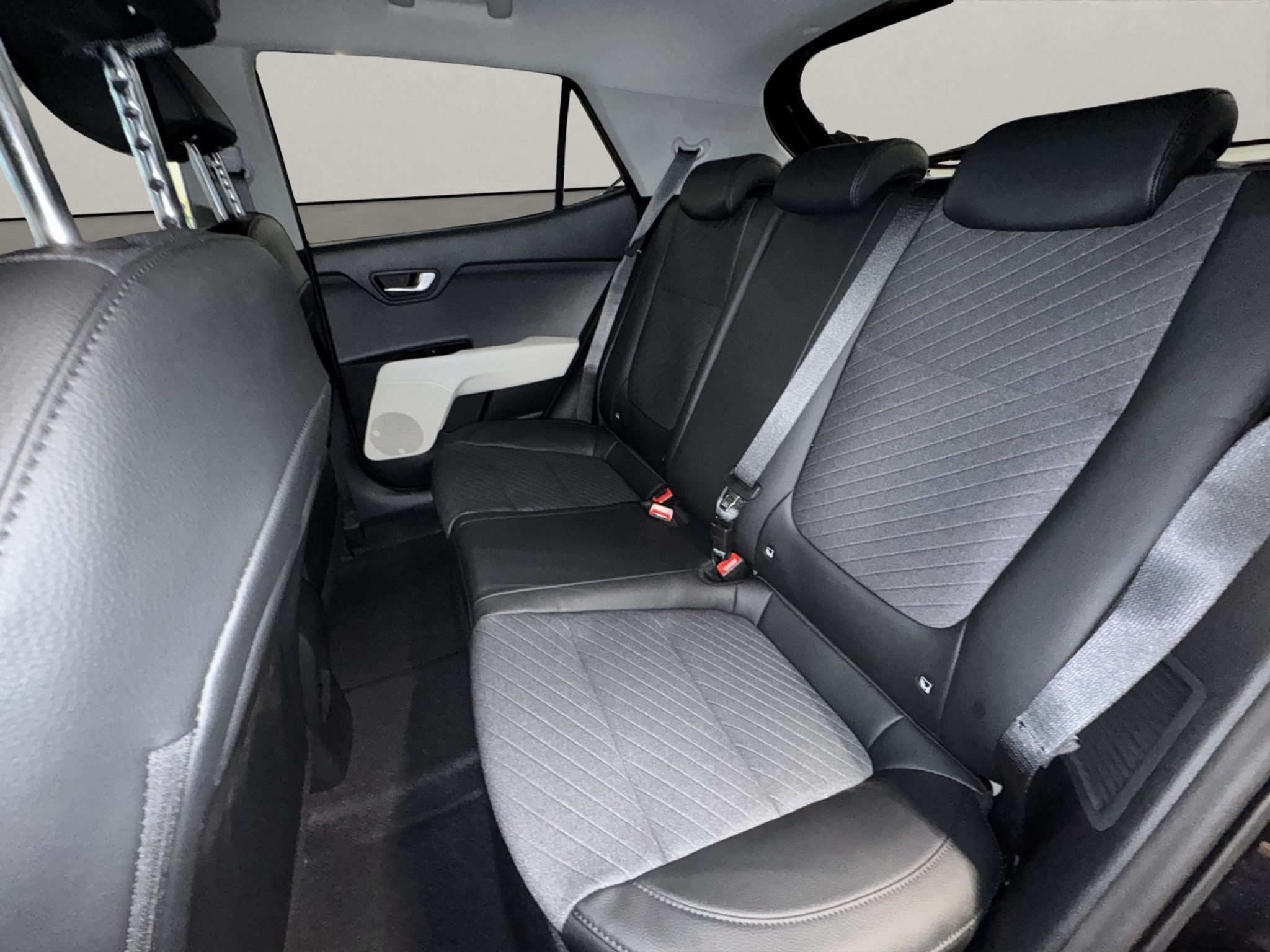 listing desktop thumbnail image 10