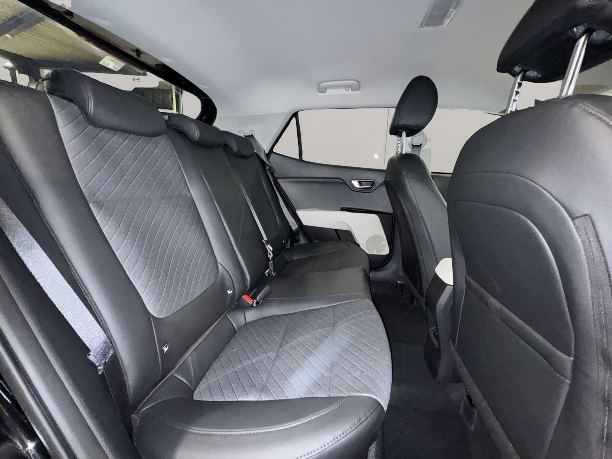 listing desktop thumbnail image 13