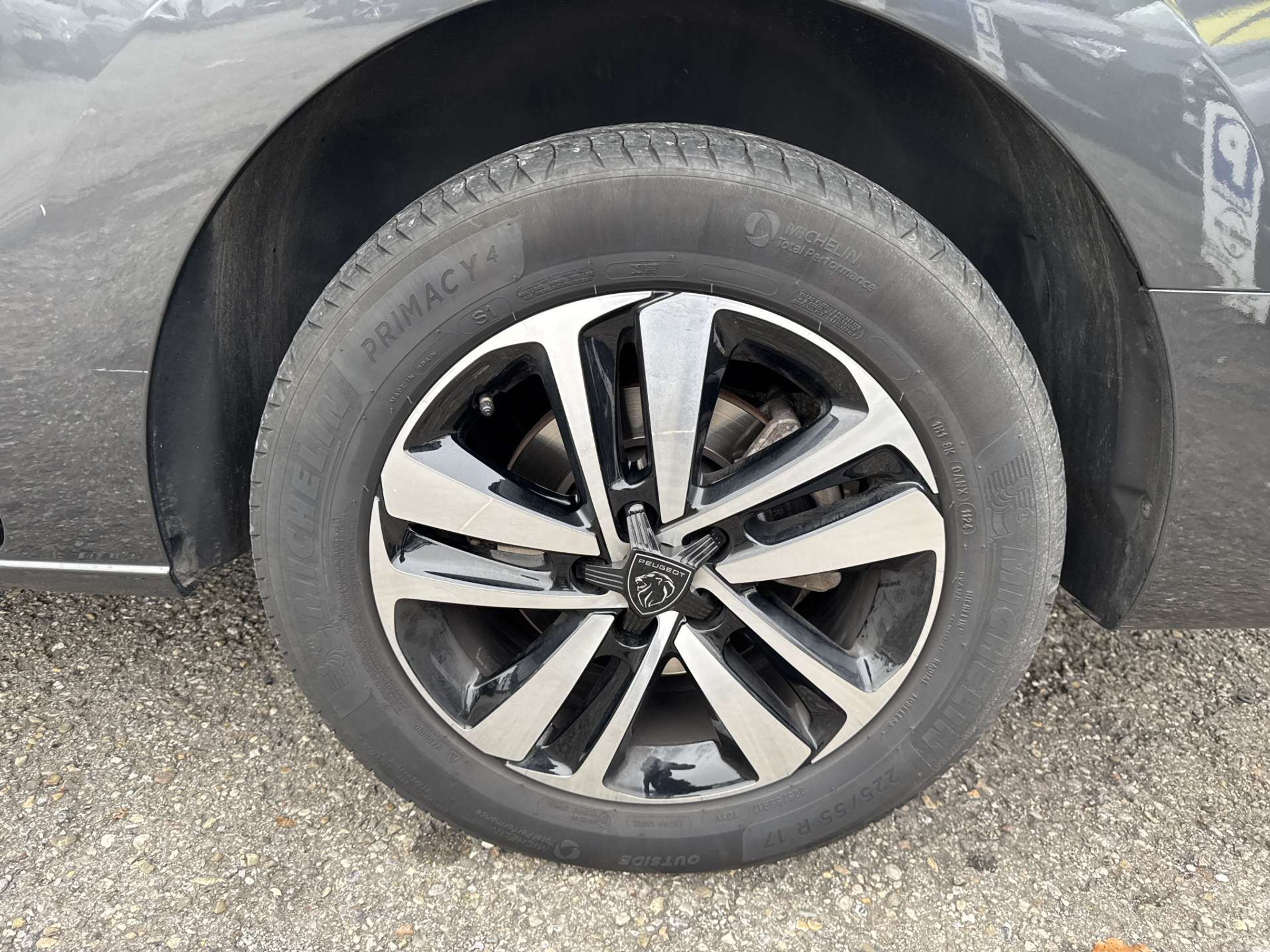 listing desktop thumbnail image 9