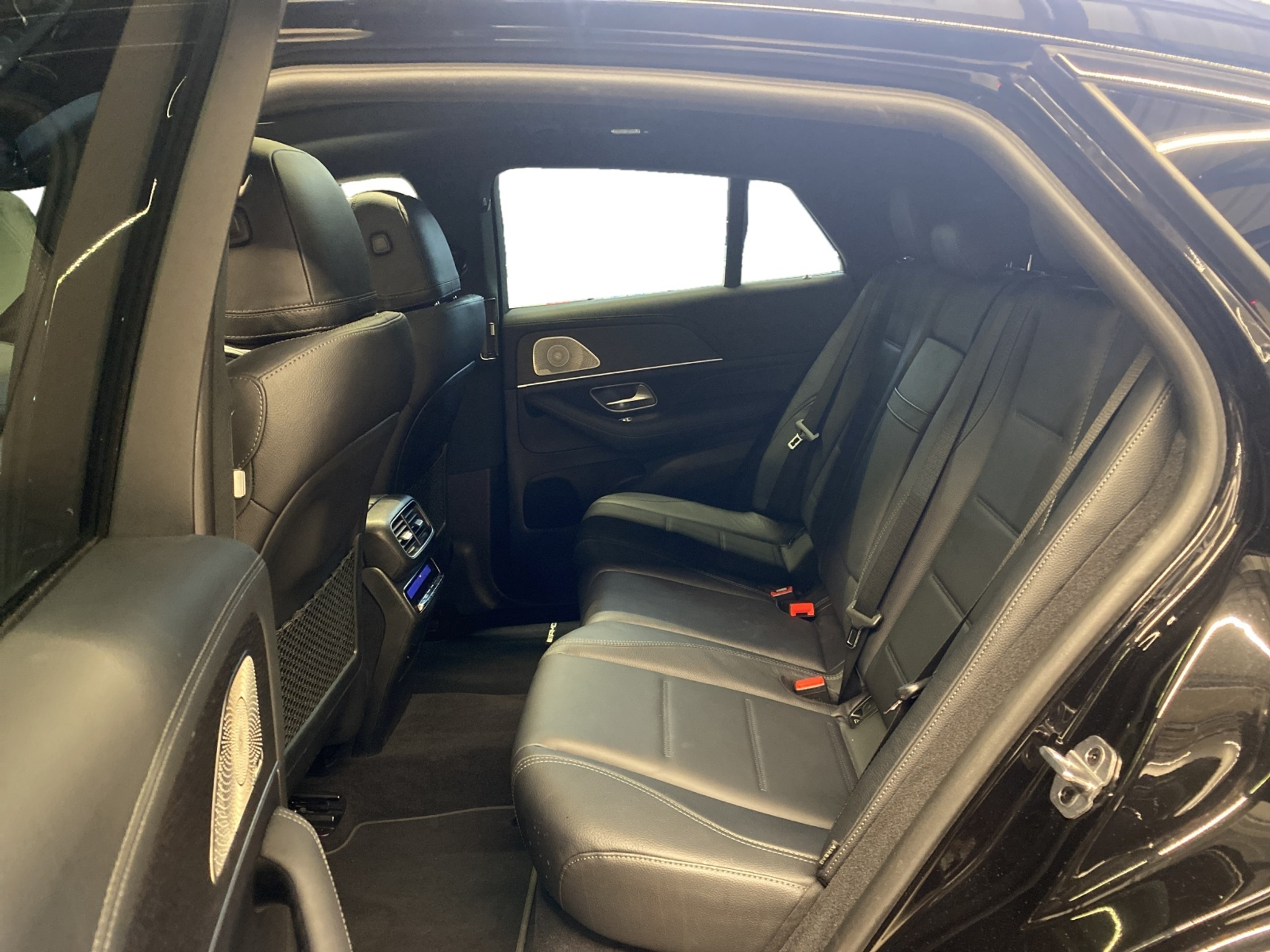 listing desktop thumbnail image 7