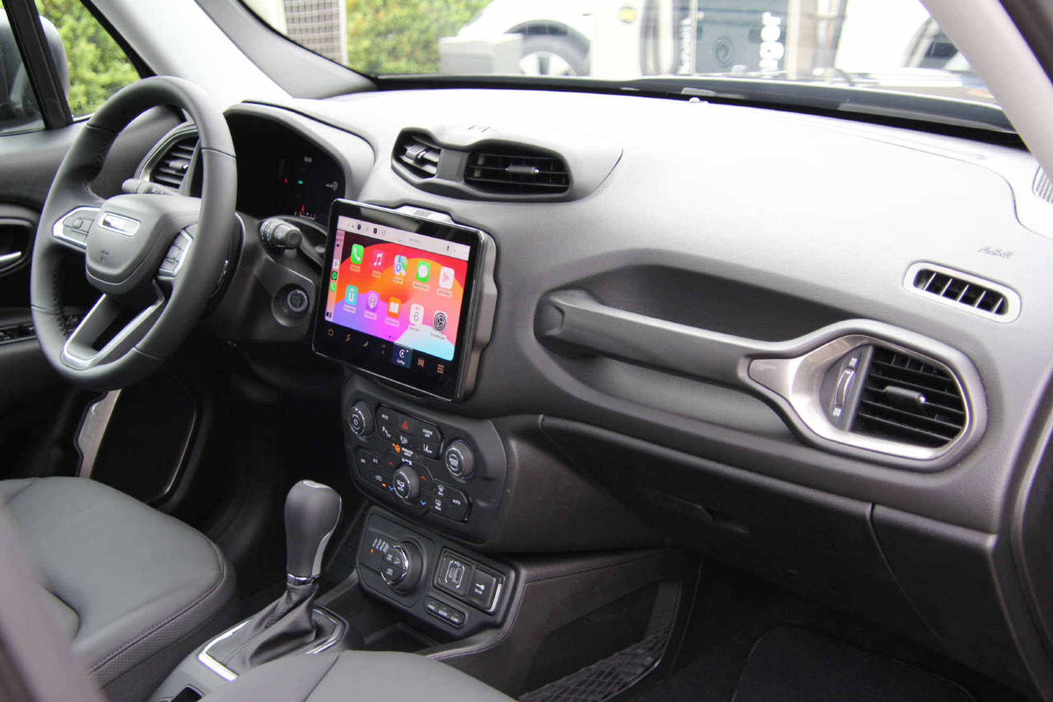 listing desktop thumbnail image 11