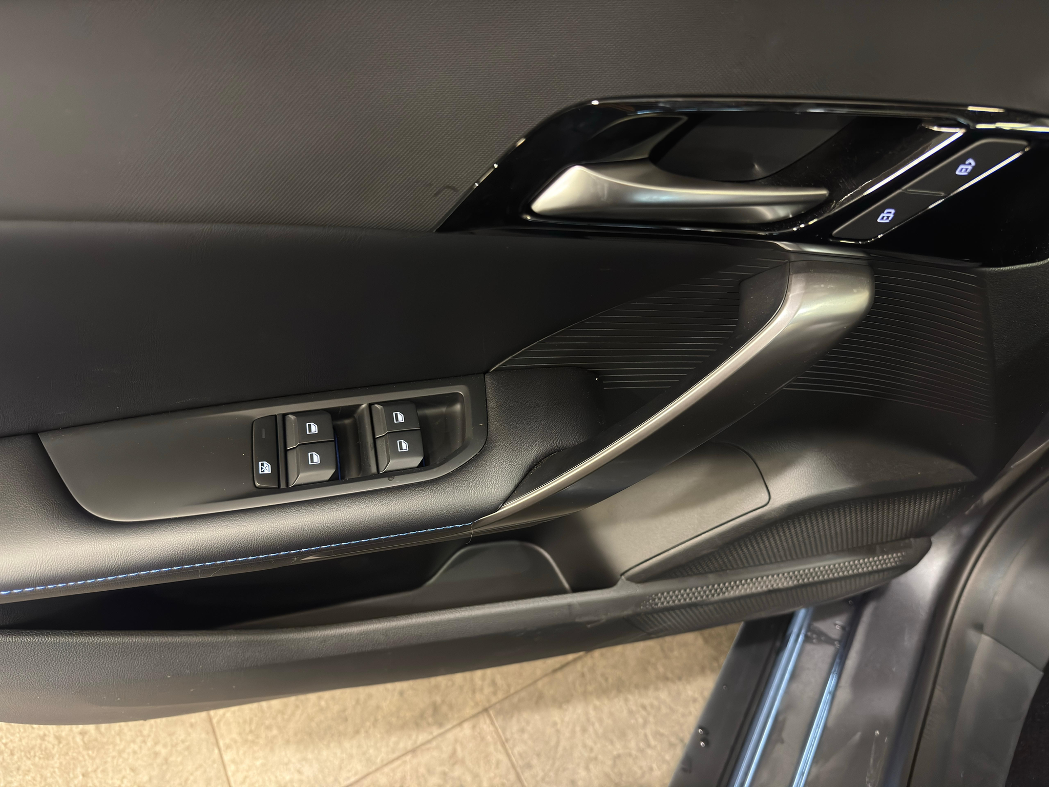 listing desktop thumbnail image 13