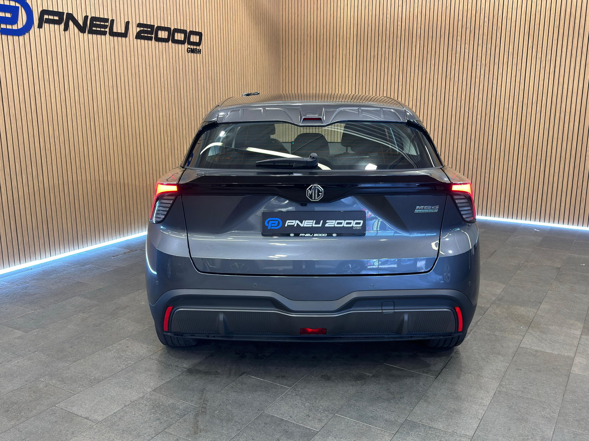 listing desktop thumbnail image 3