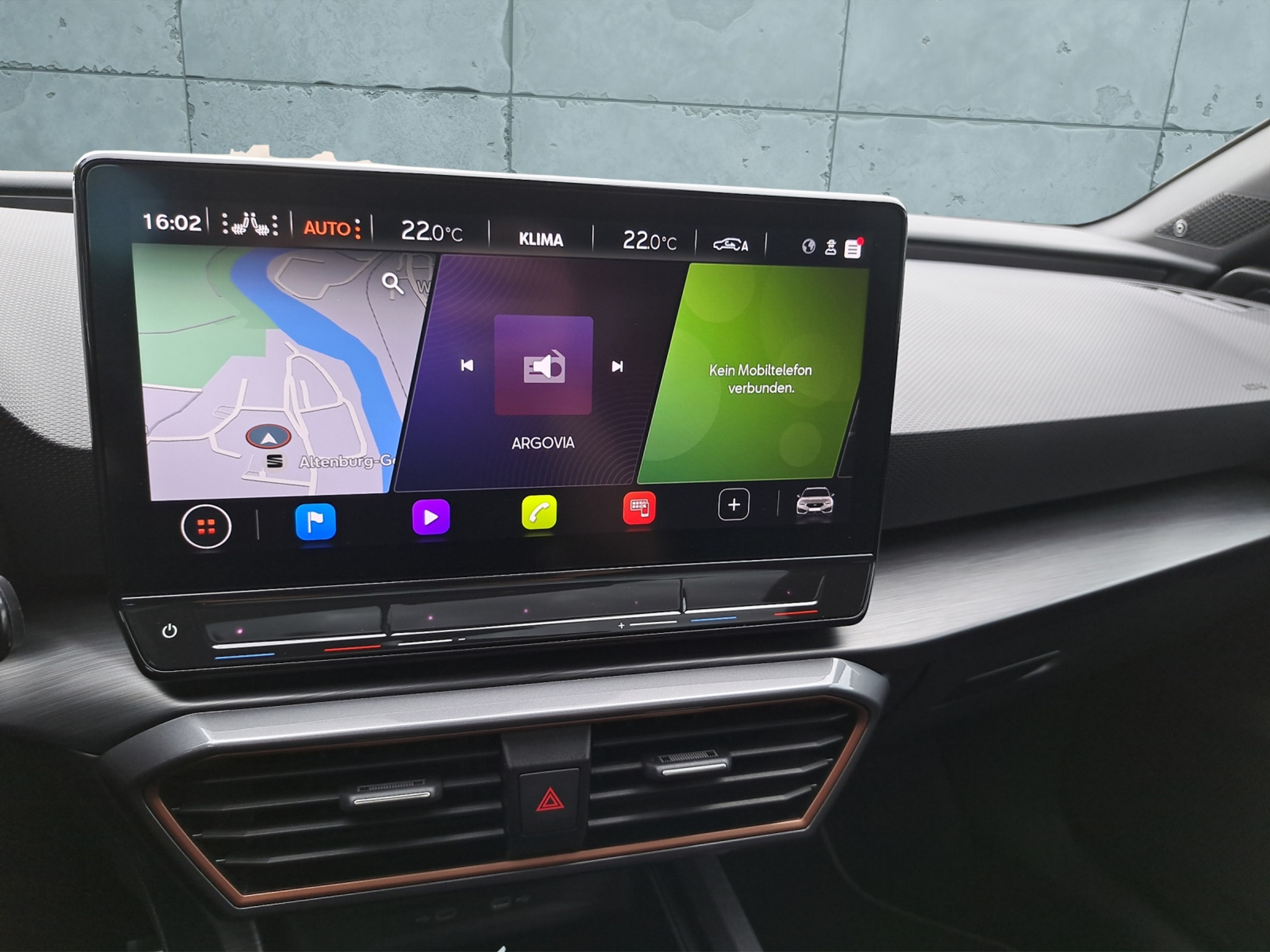 listing desktop thumbnail image 11