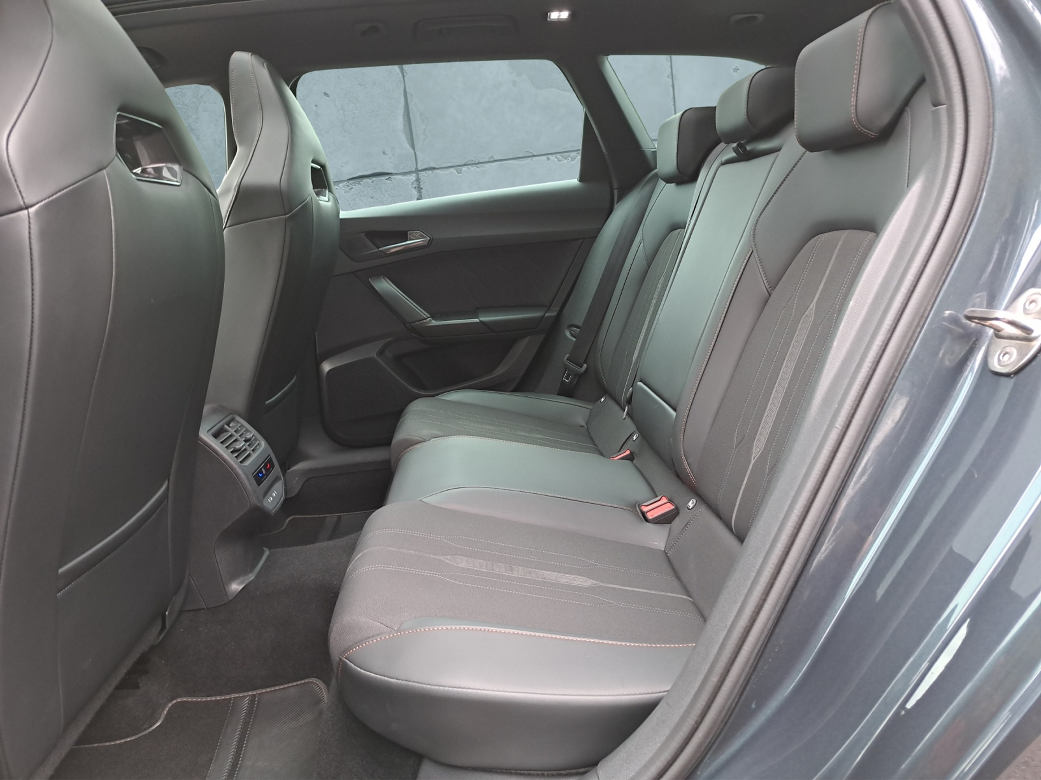 listing desktop thumbnail image 12