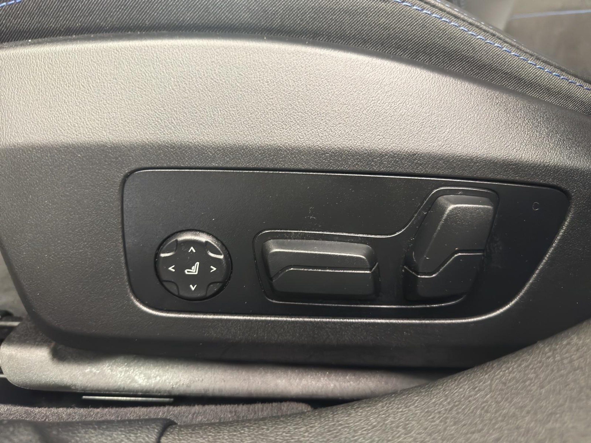 listing desktop thumbnail image 18