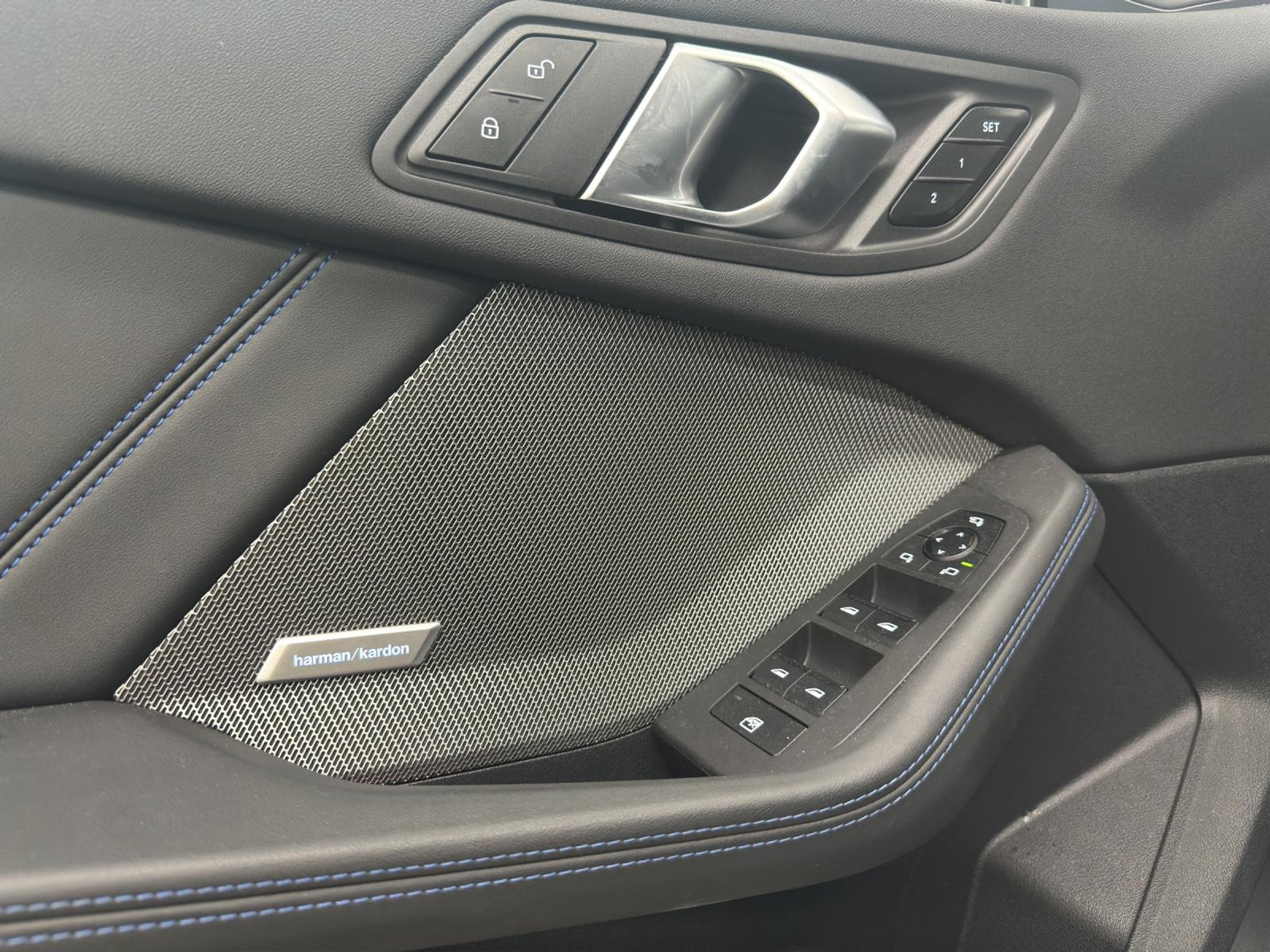 listing desktop thumbnail image 16