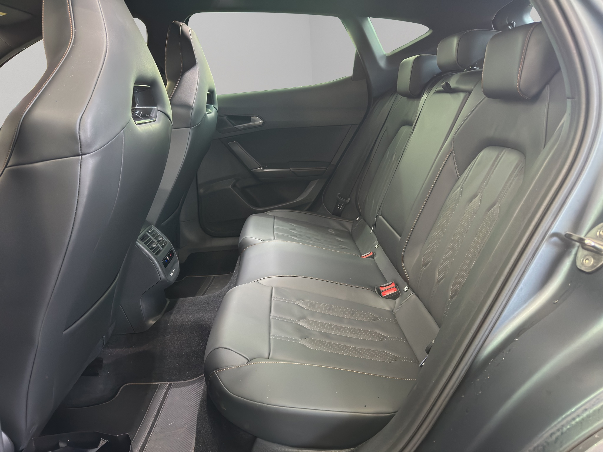 listing desktop thumbnail image 5