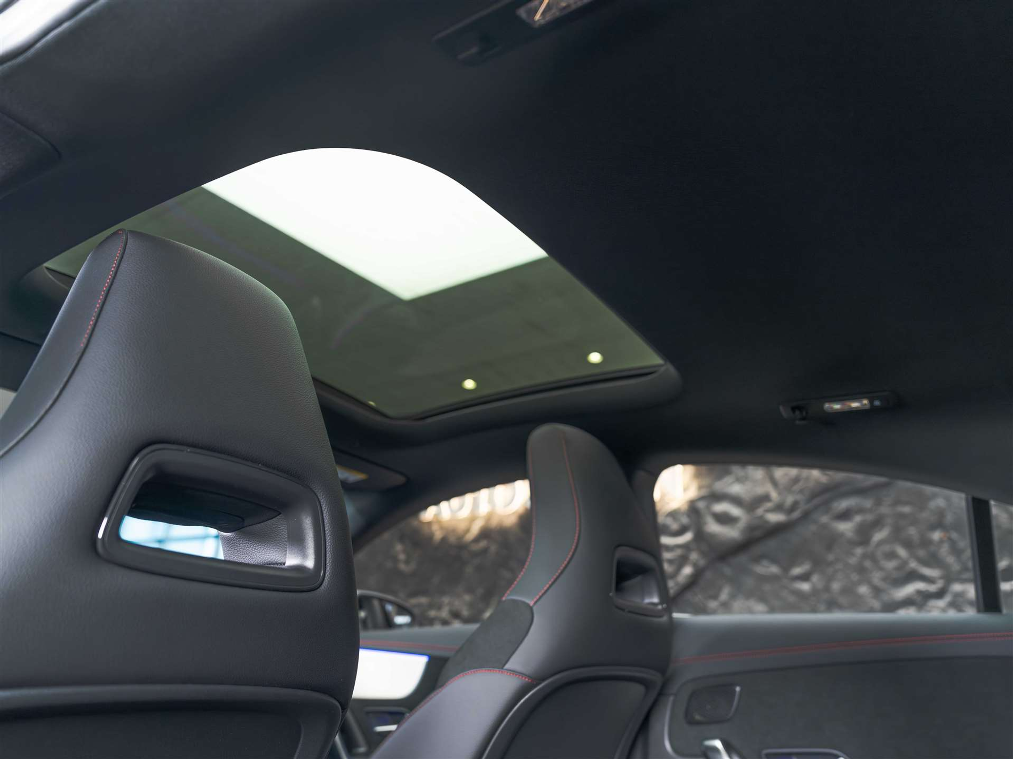 listing desktop thumbnail image 12