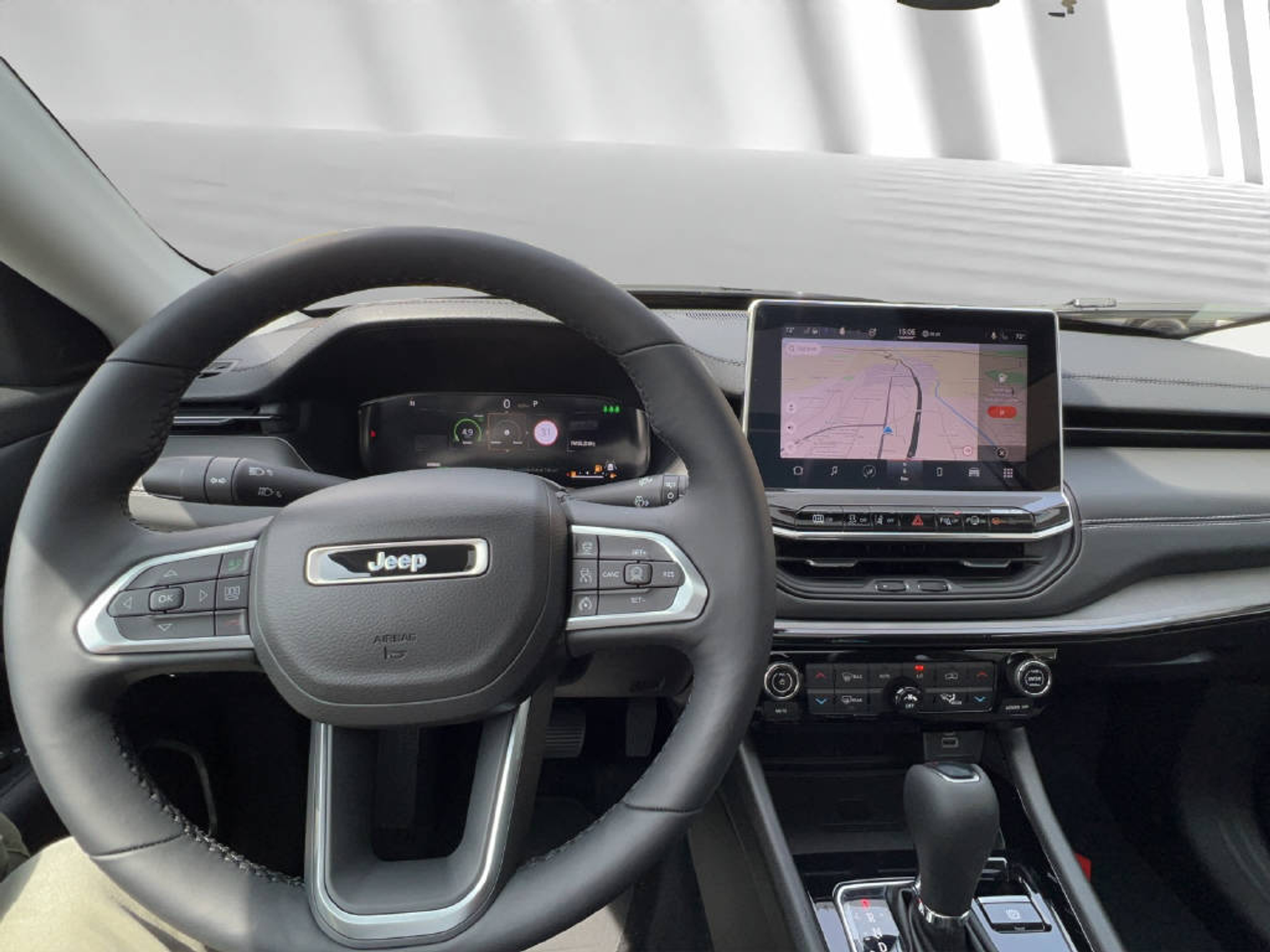 listing desktop thumbnail image 4