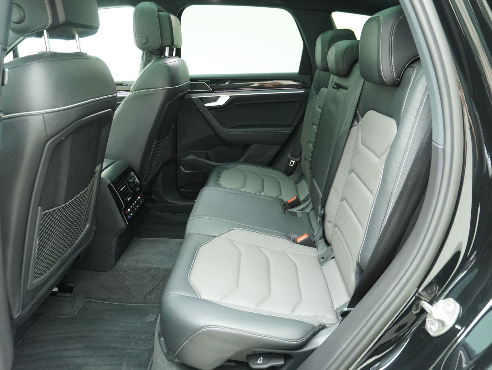 listing desktop thumbnail image 13