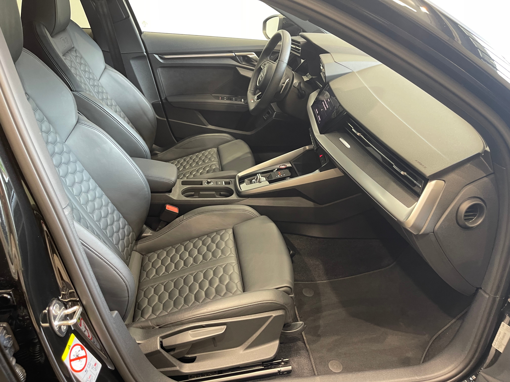 listing desktop thumbnail image 10