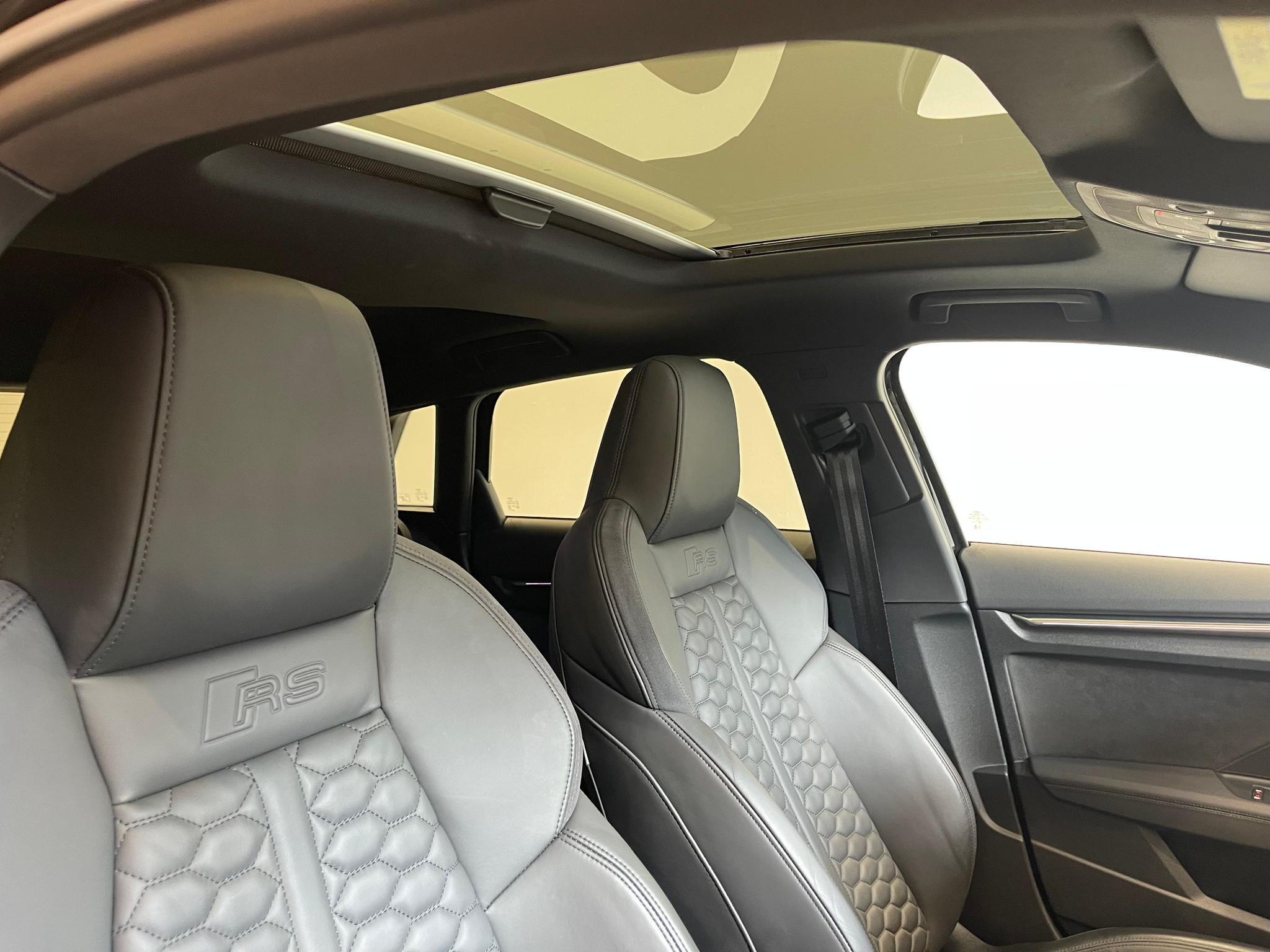 listing desktop thumbnail image 12