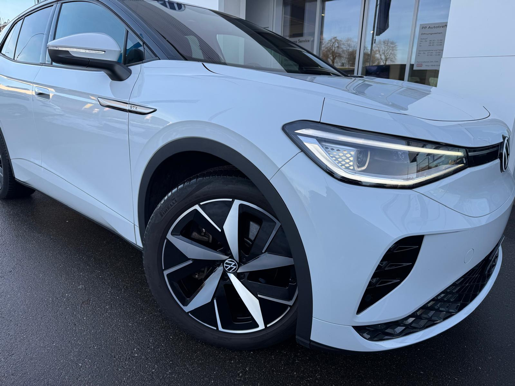 listing desktop thumbnail image 1