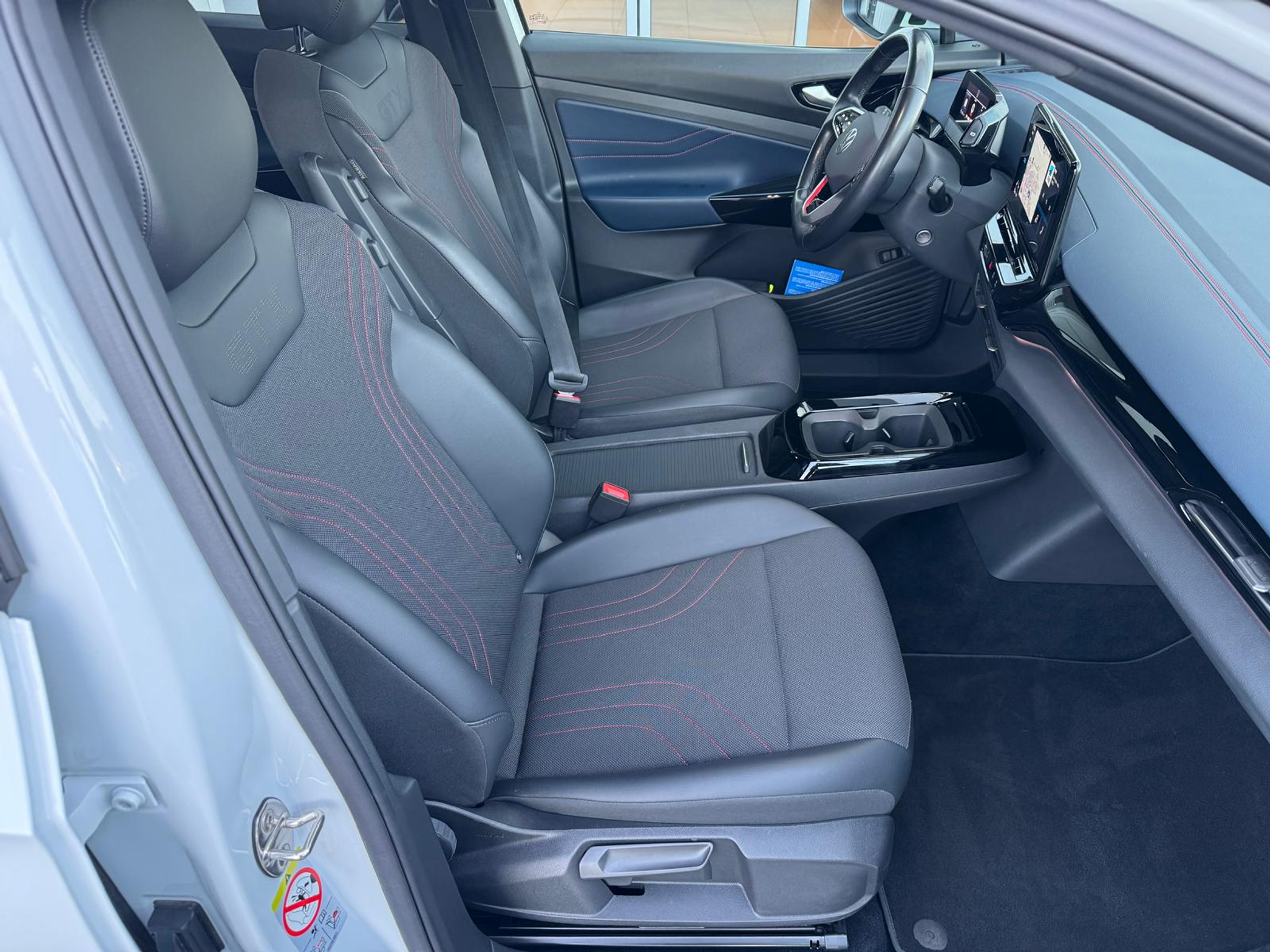 listing desktop thumbnail image 2