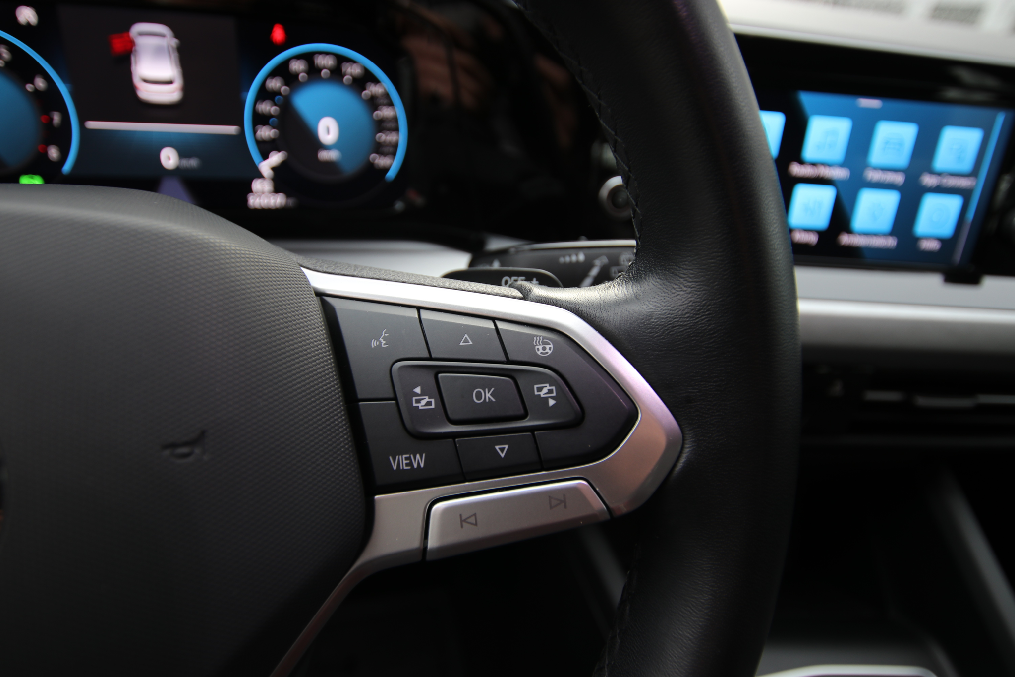 listing desktop thumbnail image 24