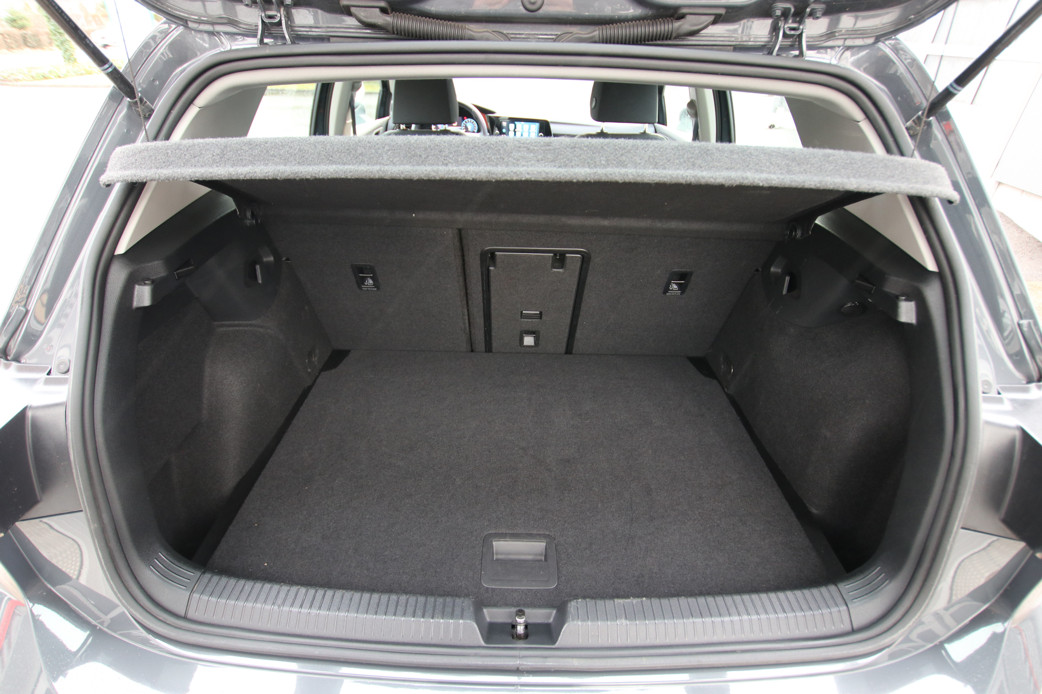 listing desktop thumbnail image 15