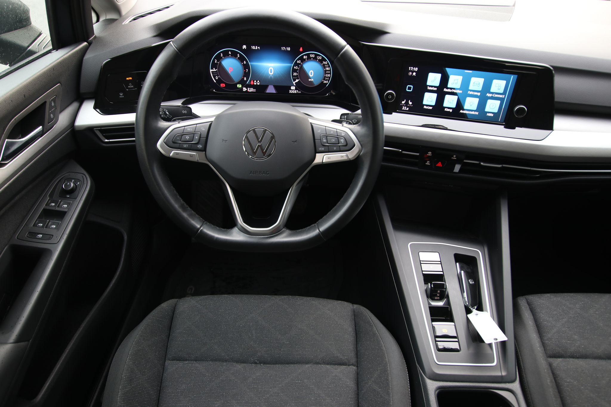 listing desktop thumbnail image 10