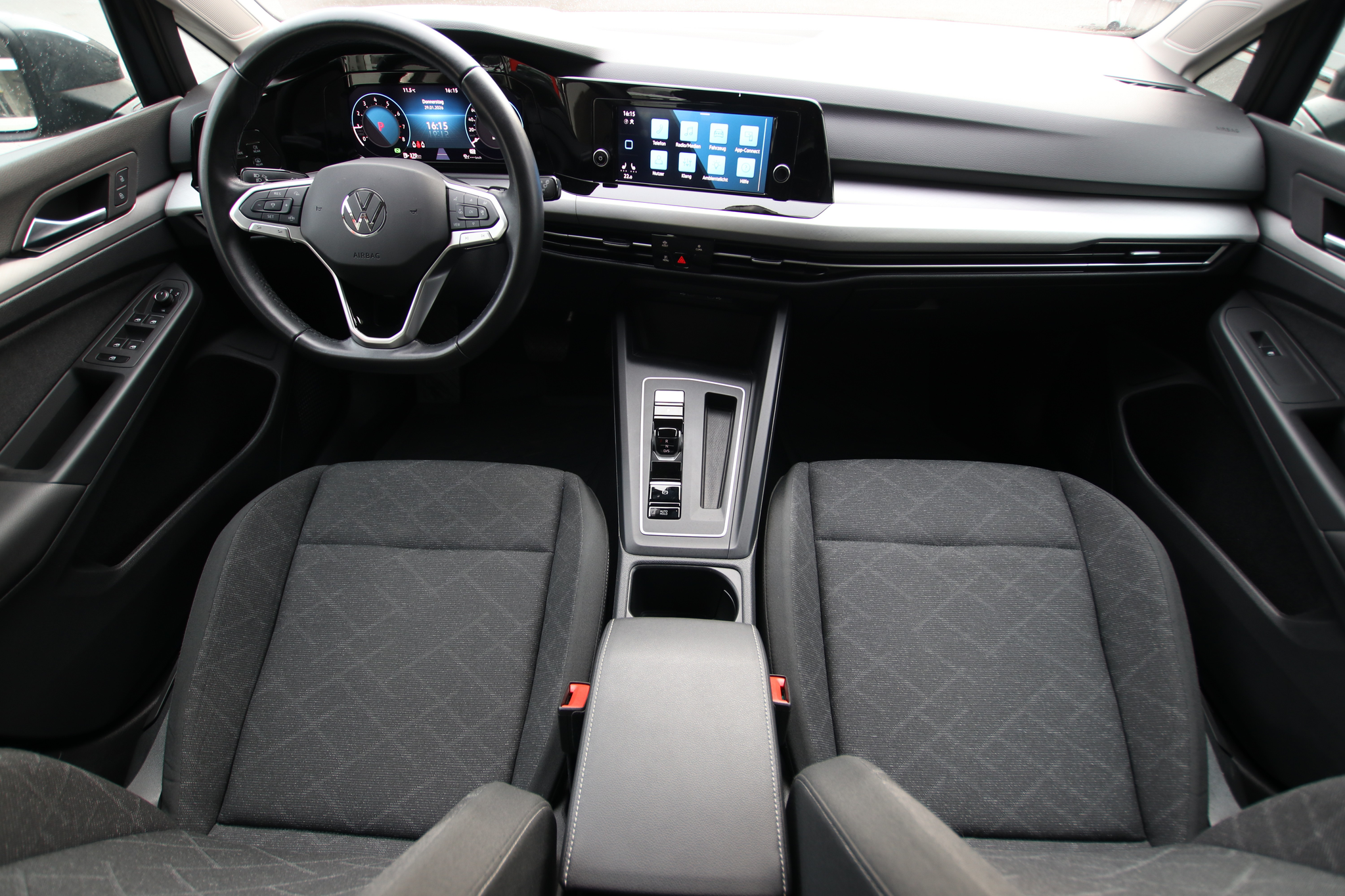 listing desktop thumbnail image 9