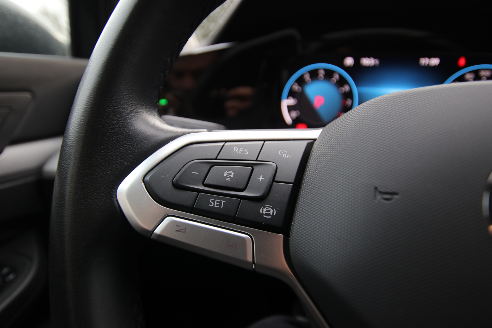 listing desktop thumbnail image 23