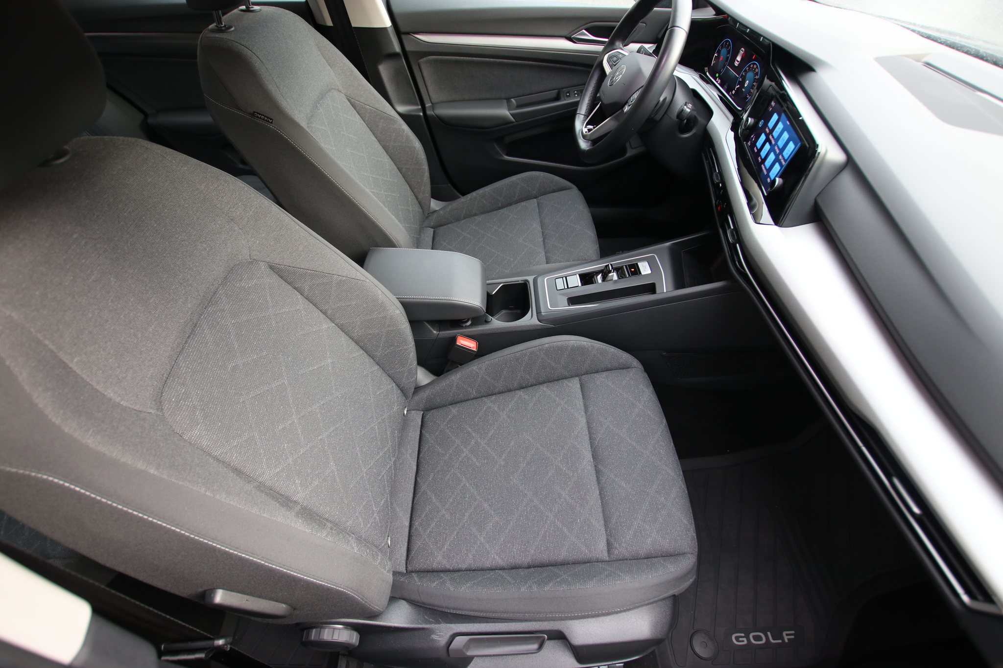 listing desktop thumbnail image 12