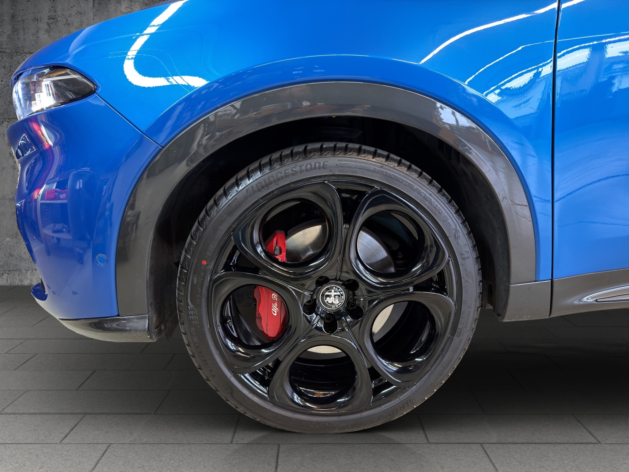 listing desktop thumbnail image 4