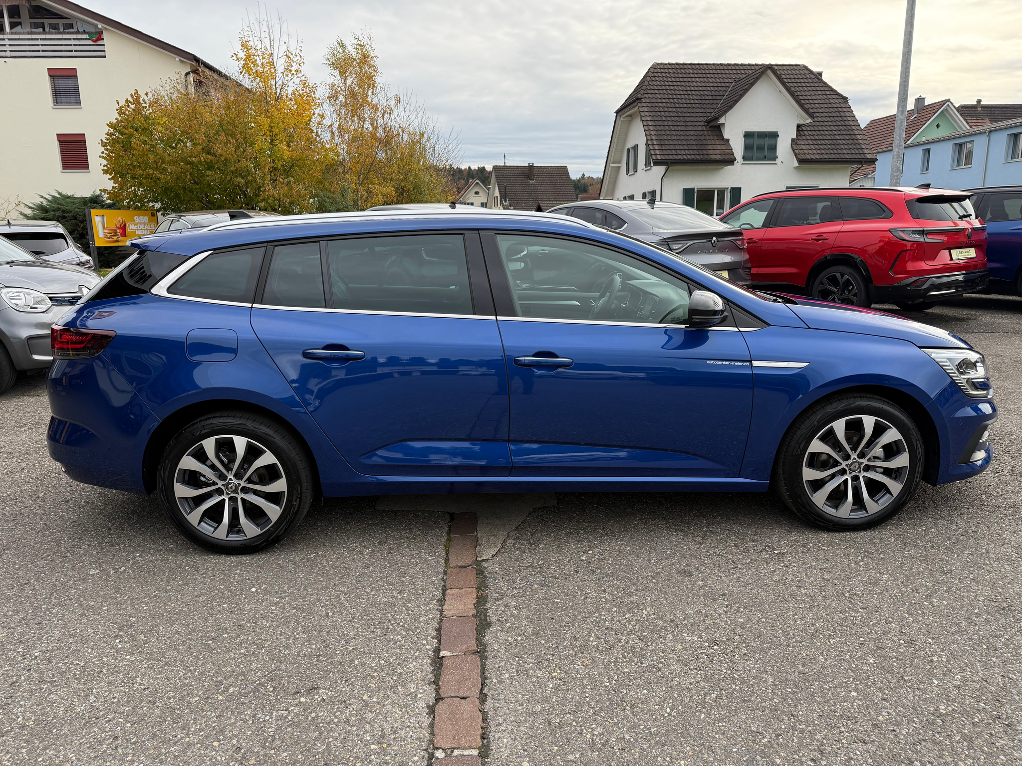 listing desktop thumbnail image 6