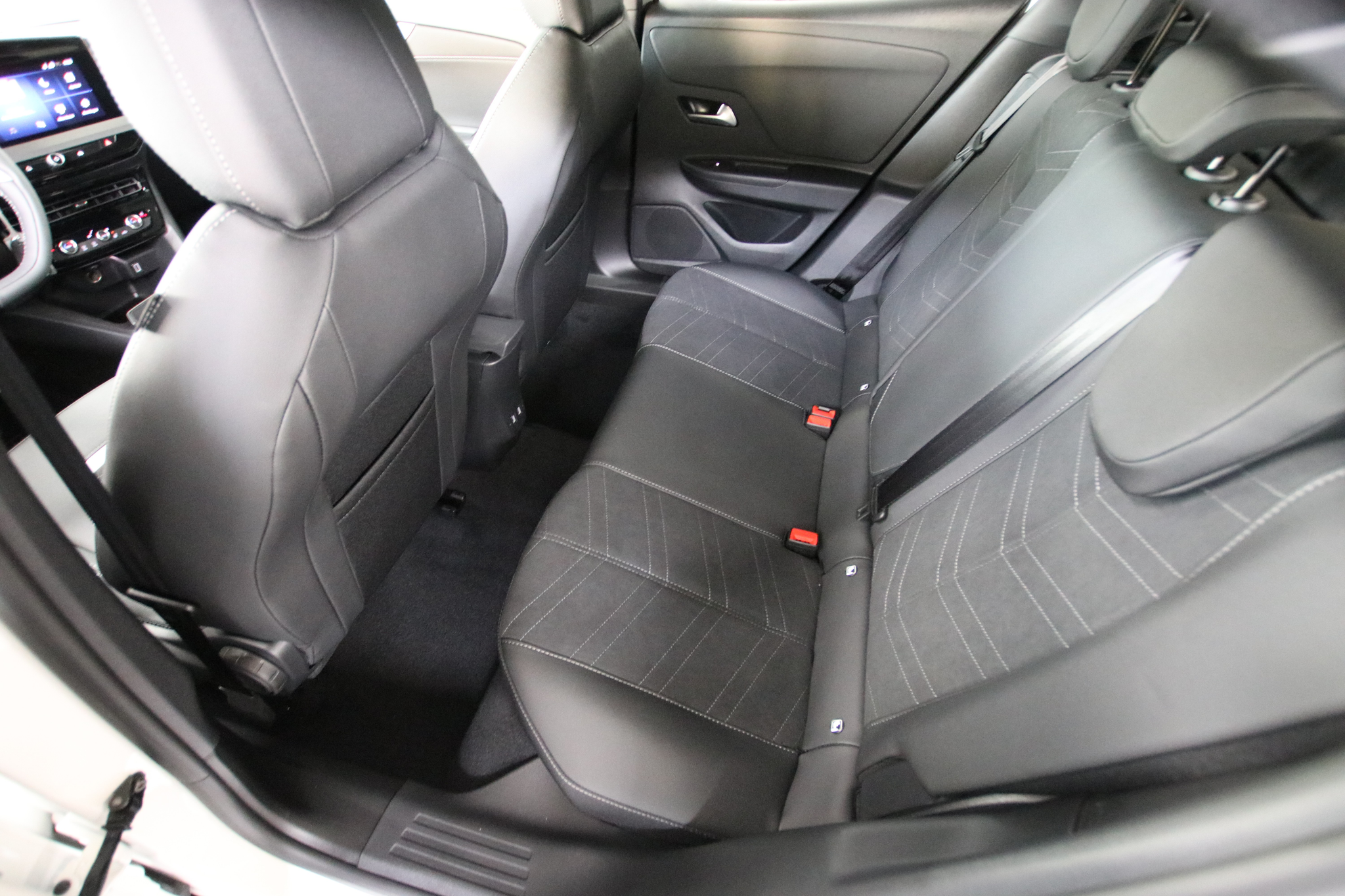 listing desktop thumbnail image 14