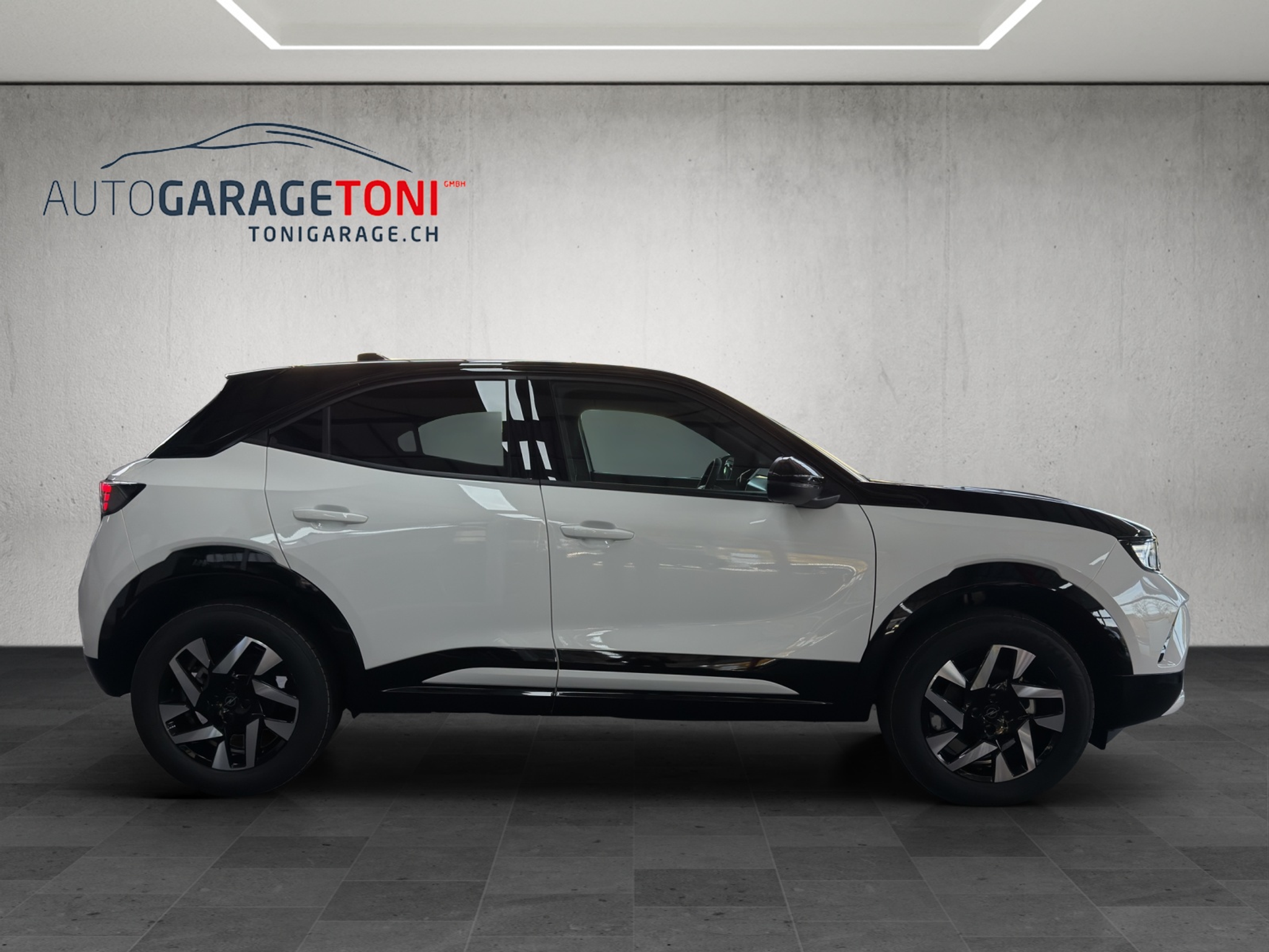 listing desktop thumbnail image 4