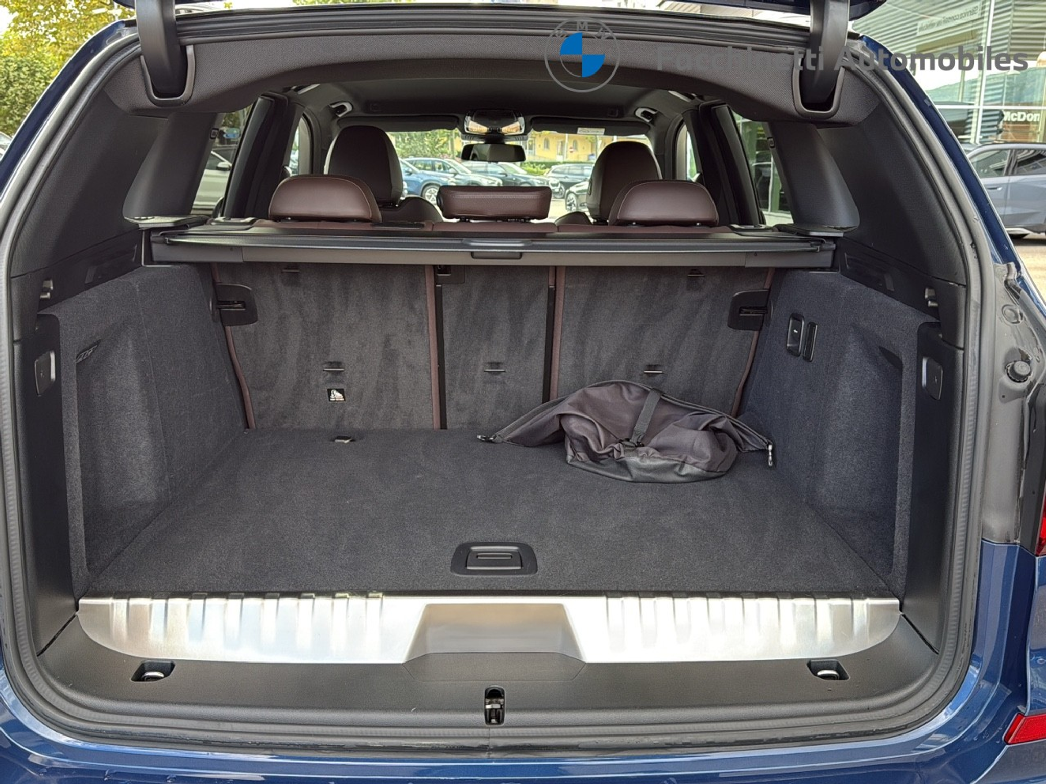 listing desktop thumbnail image 12