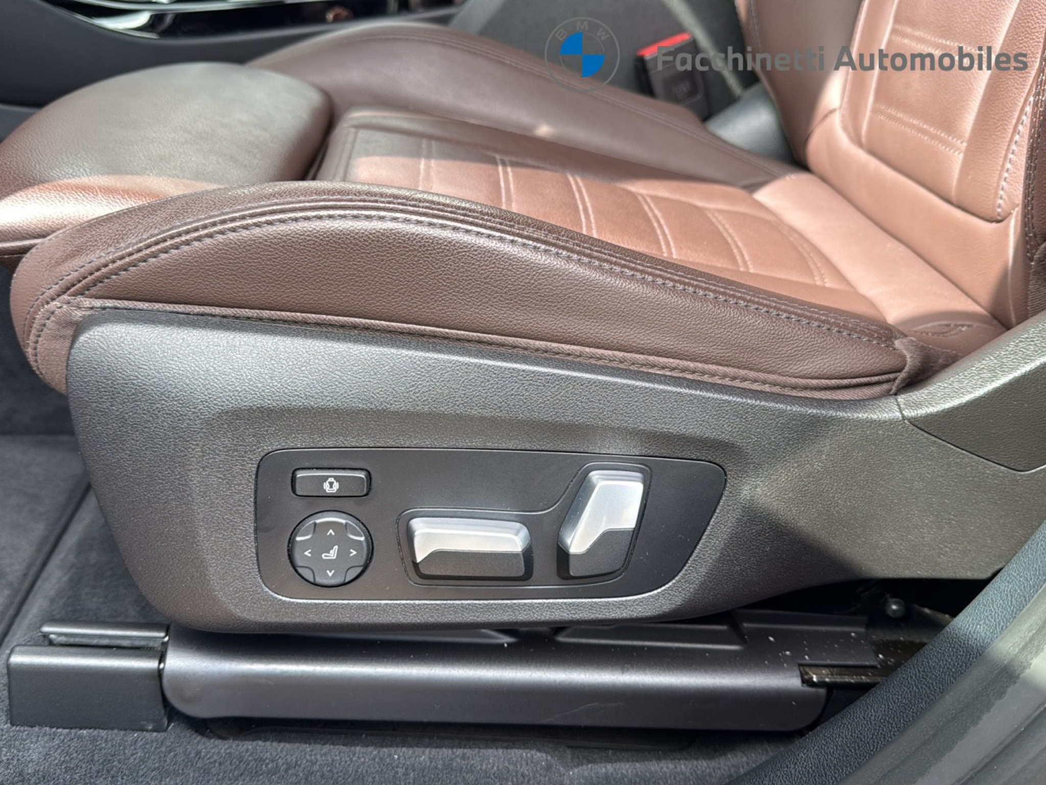 listing desktop thumbnail image 26