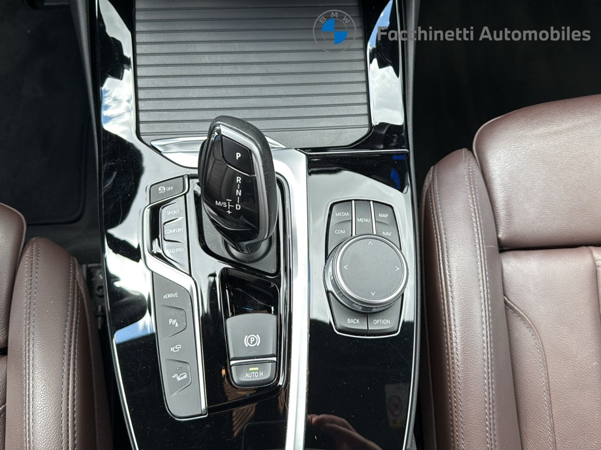 listing desktop thumbnail image 15