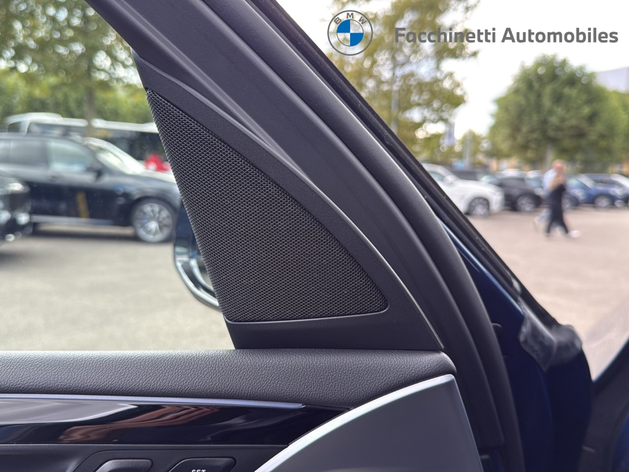 listing desktop thumbnail image 22