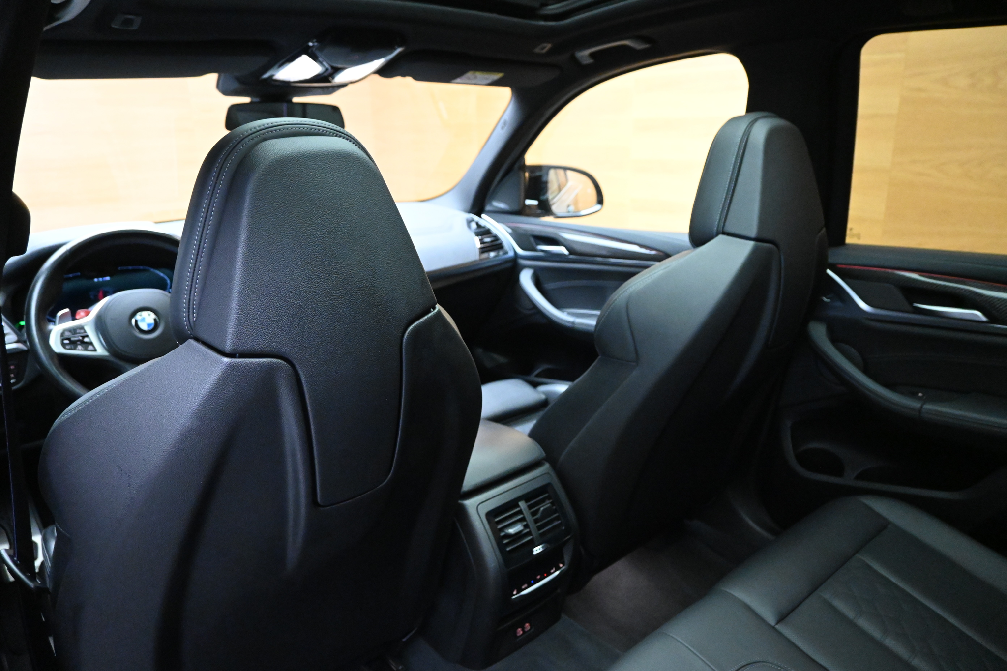 listing desktop thumbnail image 9