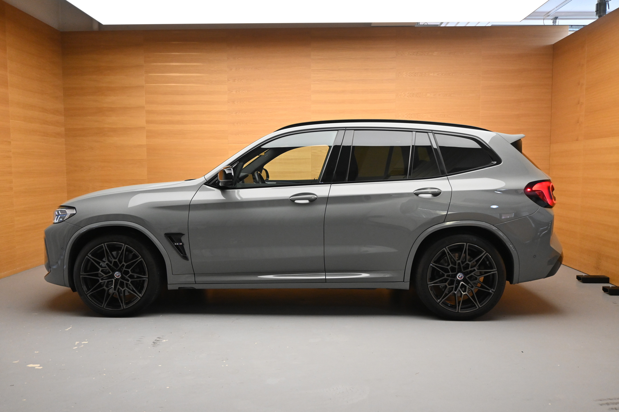 listing desktop thumbnail image 2