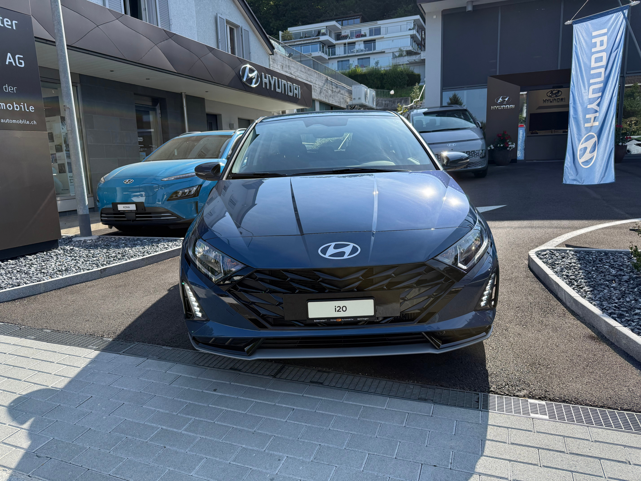 listing desktop thumbnail image 1