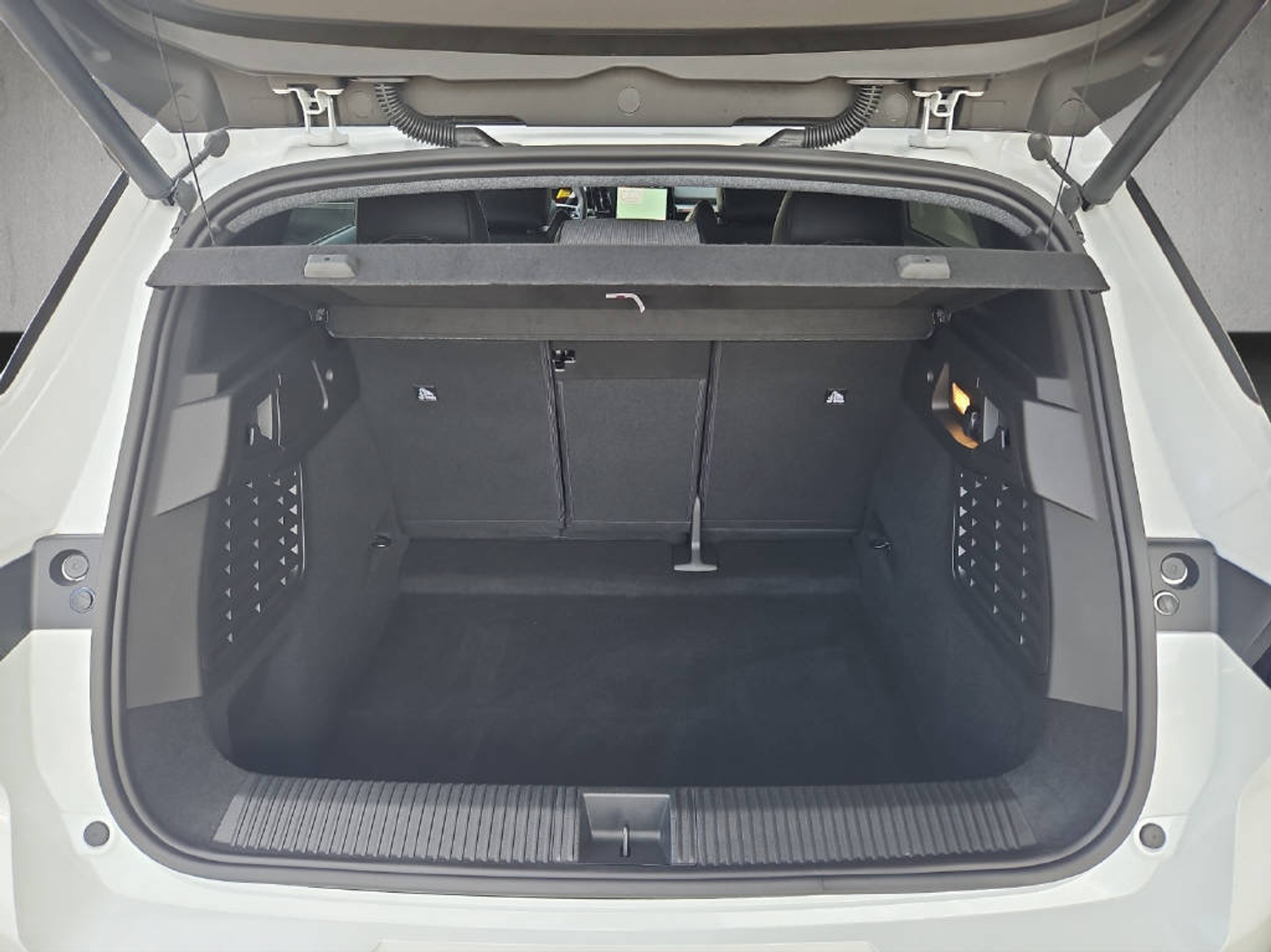 listing desktop thumbnail image 9