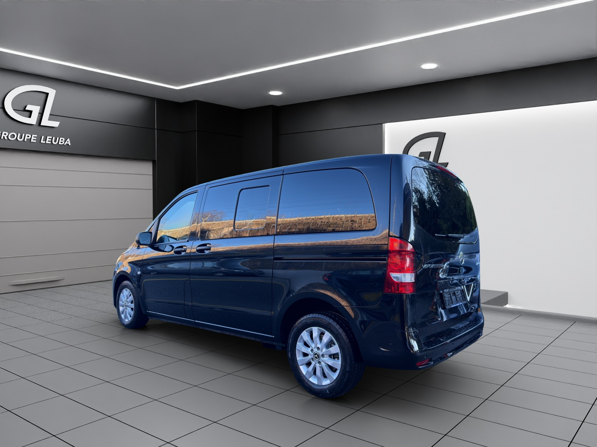 listing desktop thumbnail image 3