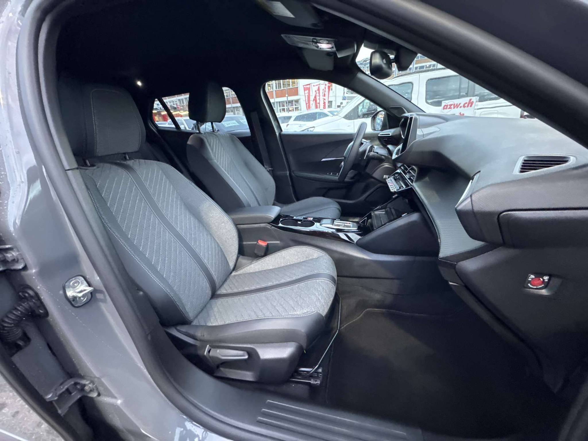 listing desktop thumbnail image 12