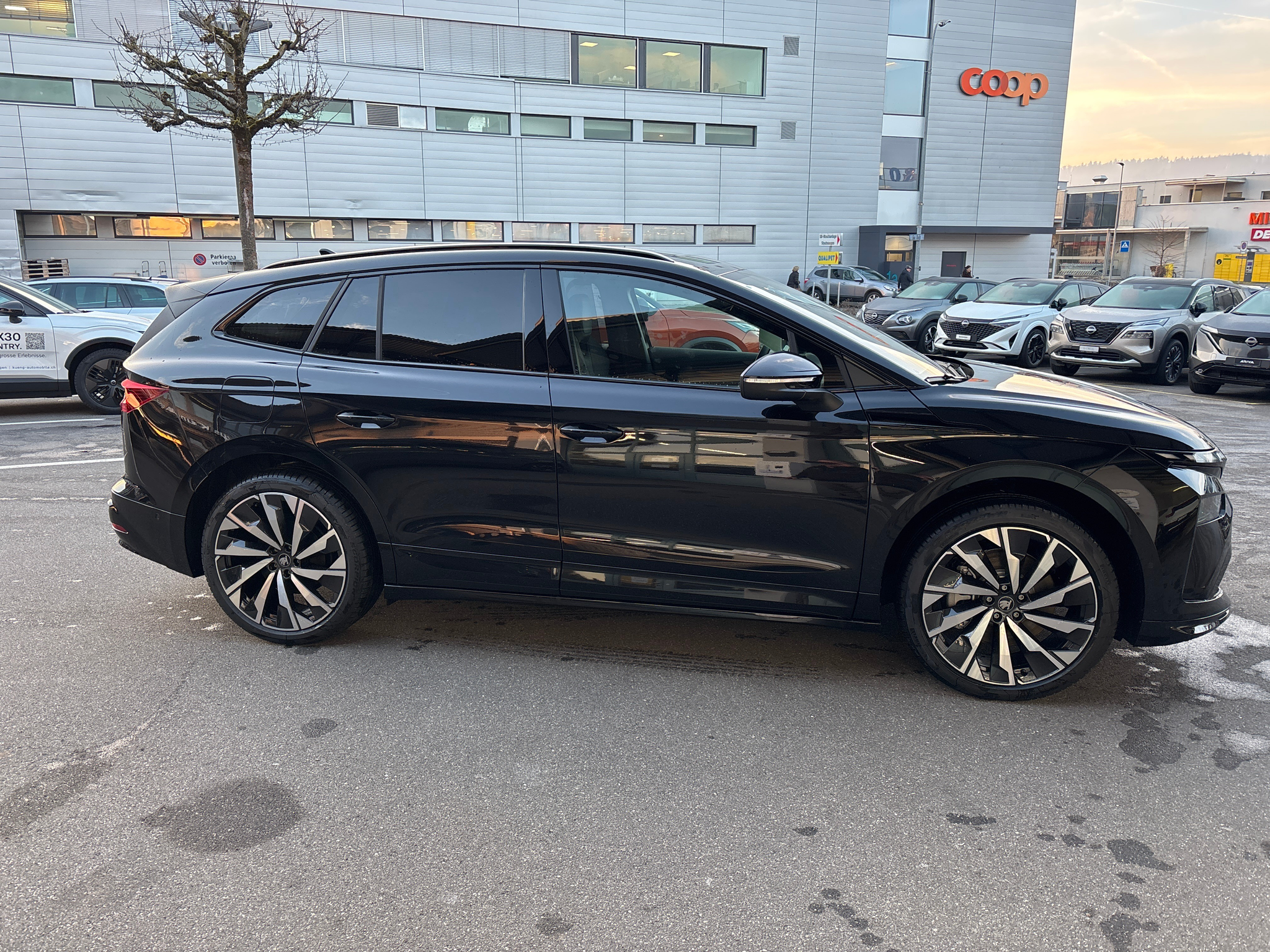 listing desktop thumbnail image 4