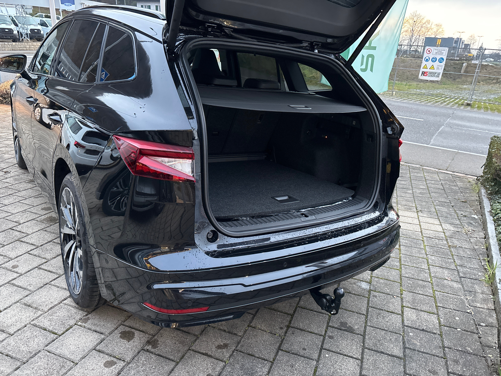 listing desktop thumbnail image 19