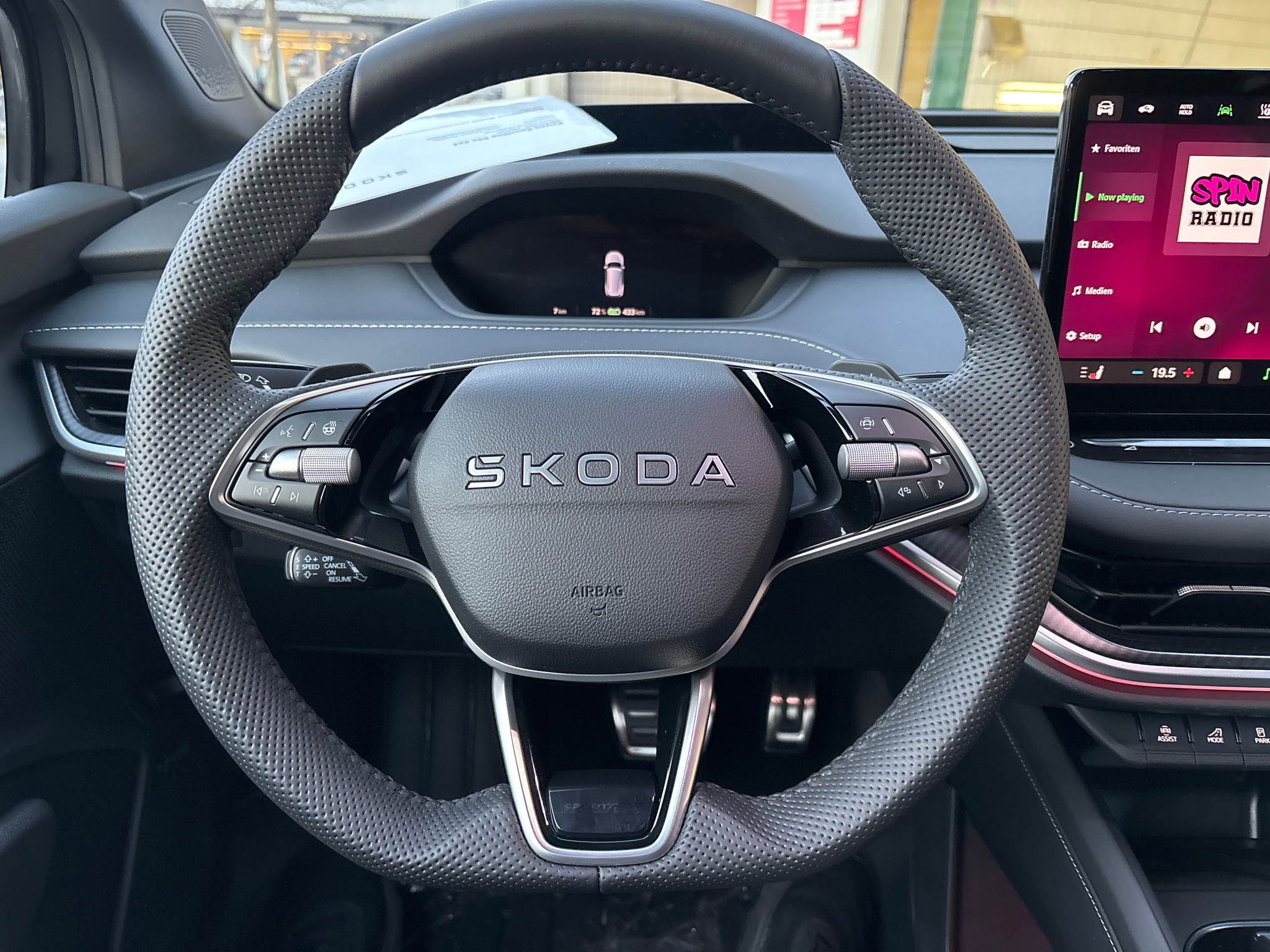 listing desktop thumbnail image 11