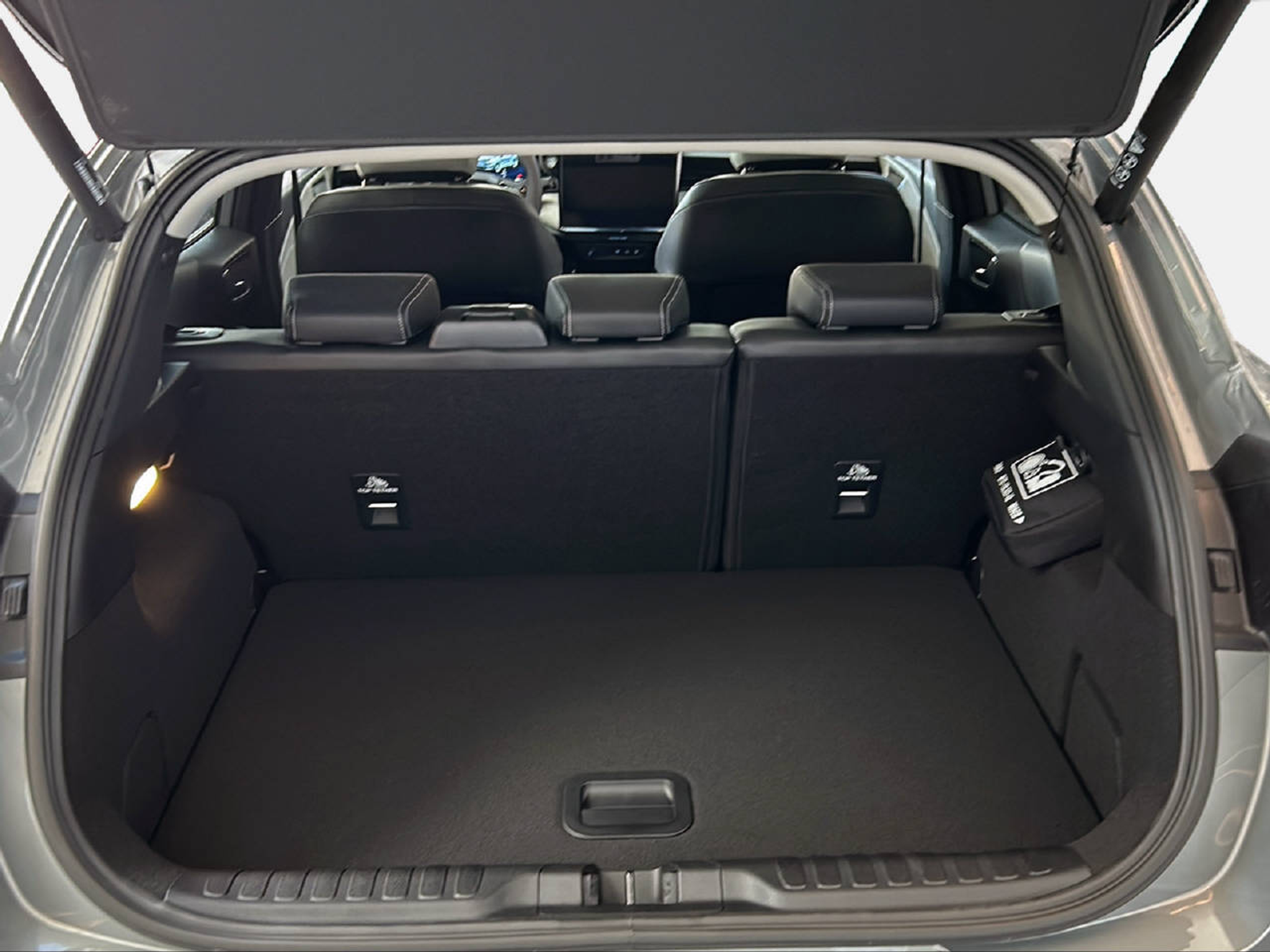 listing desktop thumbnail image 11