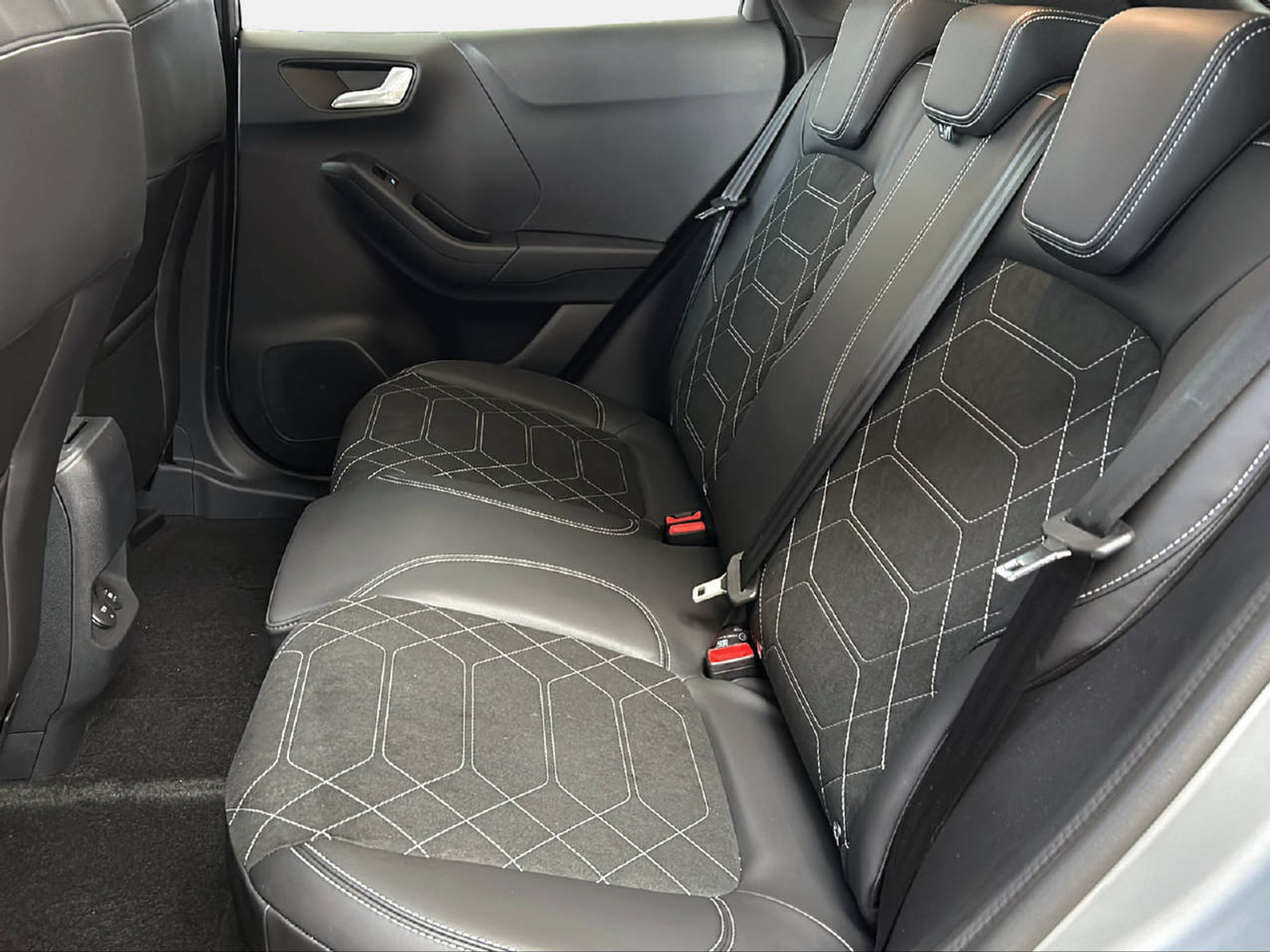 listing desktop thumbnail image 10