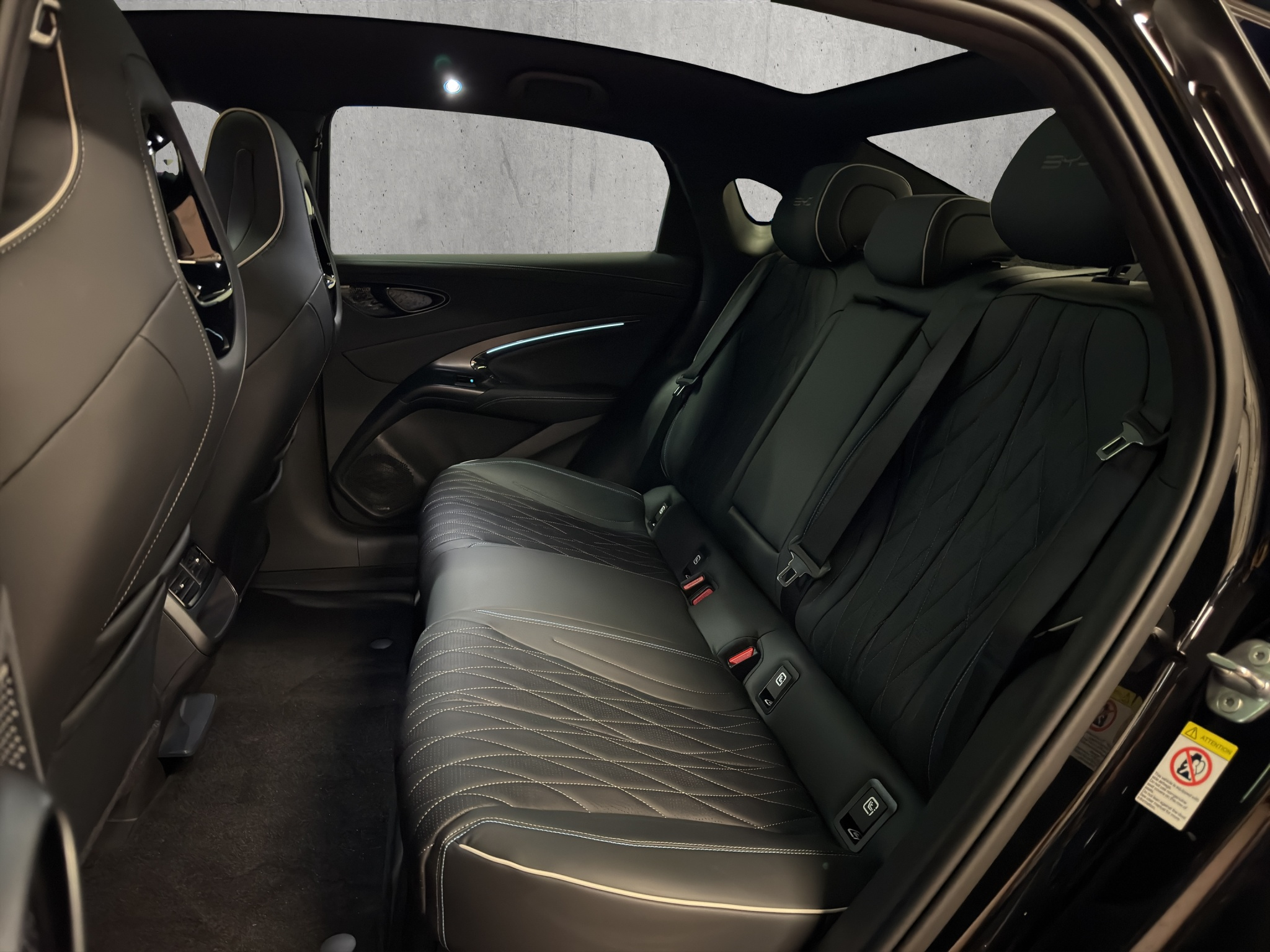 listing desktop thumbnail image 12