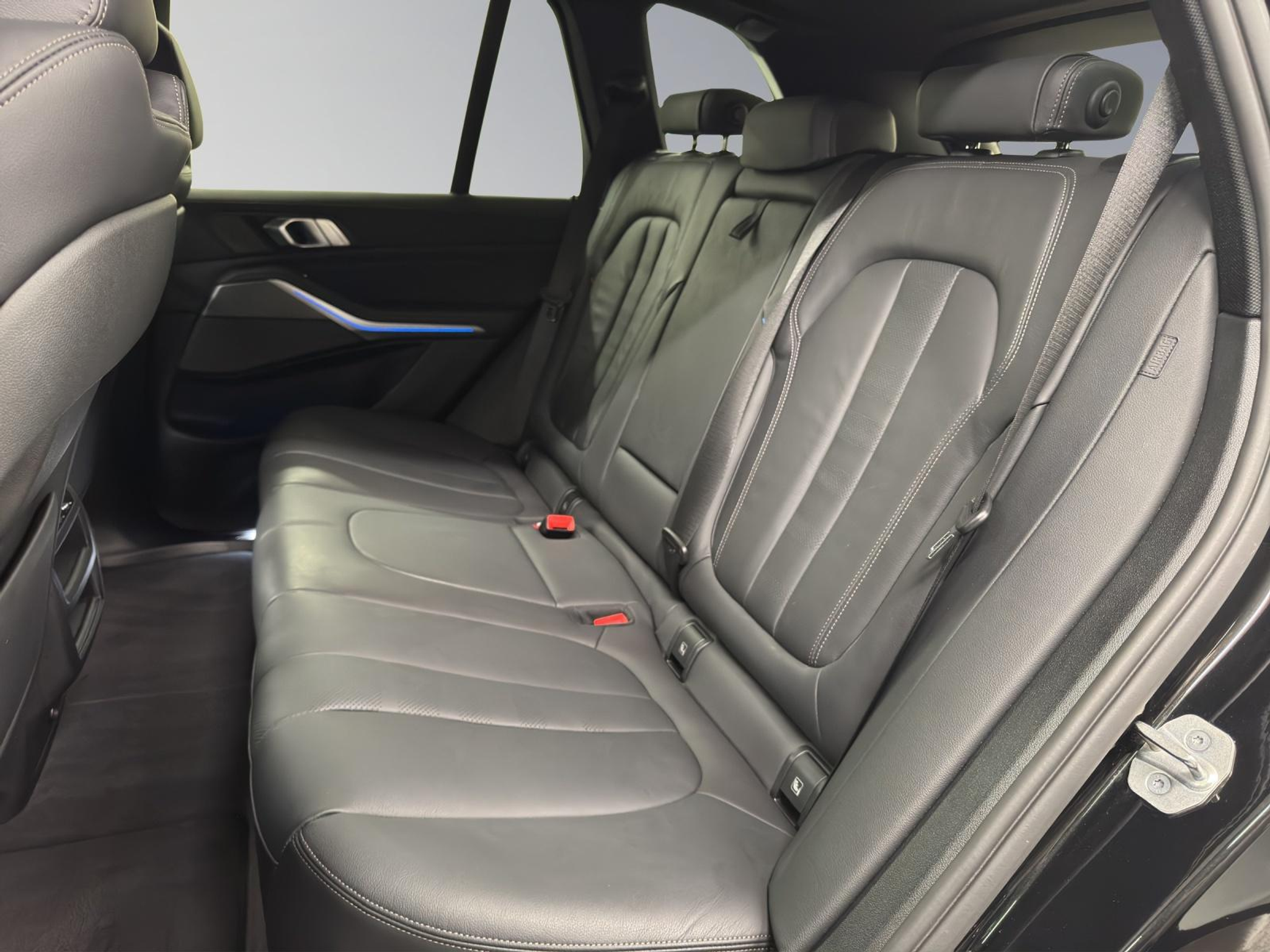 listing desktop thumbnail image 11